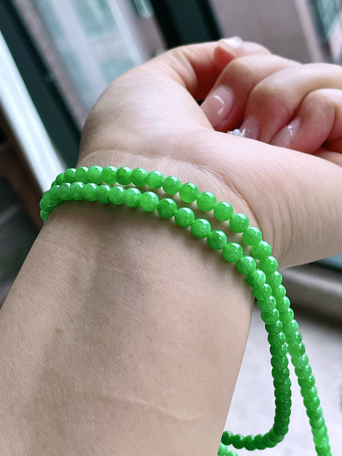 冰阳绿珠子珠链
【尺寸】4.6-4.8mm，31cm