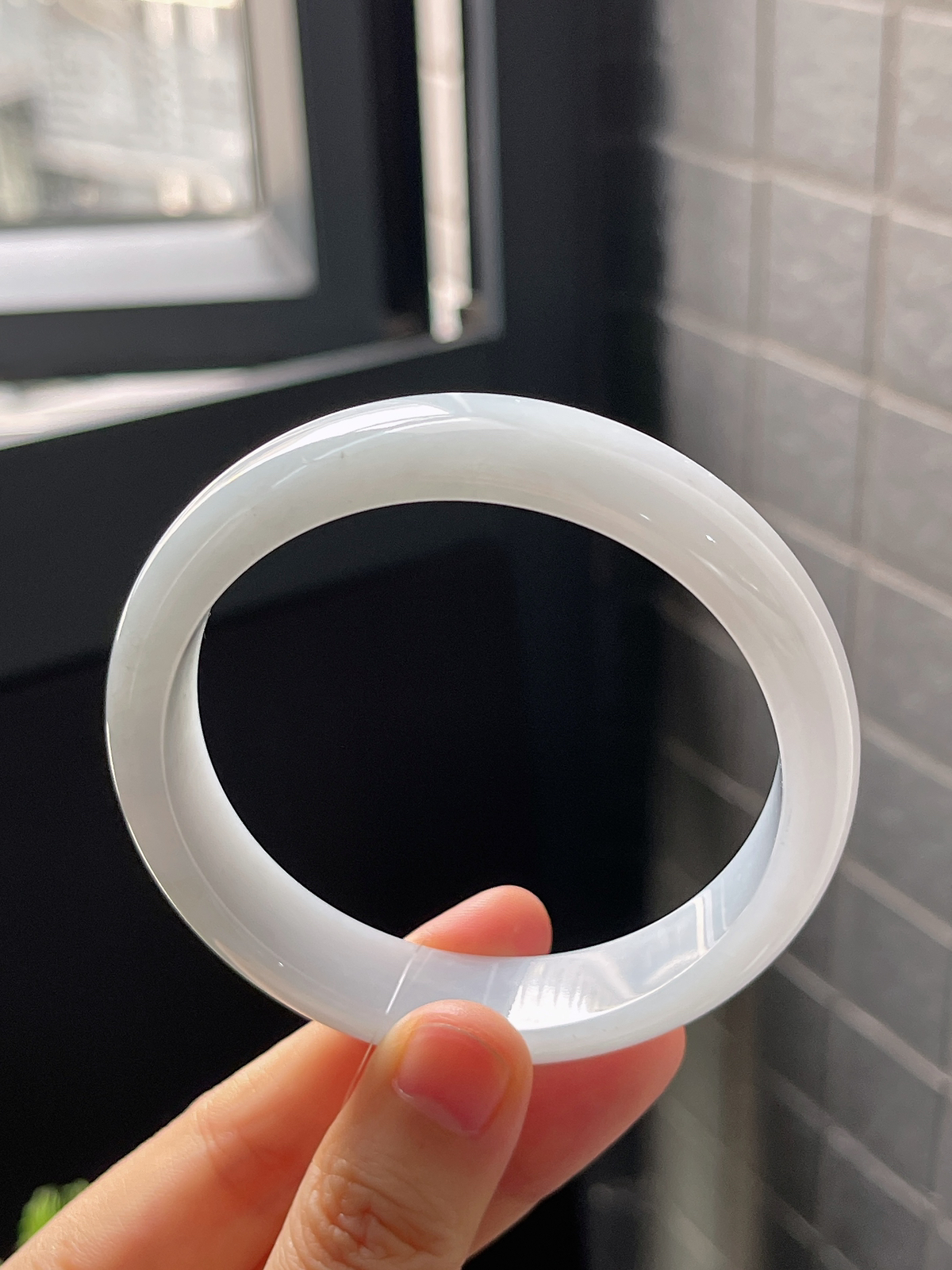 正圈58.3圈口，翡翠冰糯种白色手镯