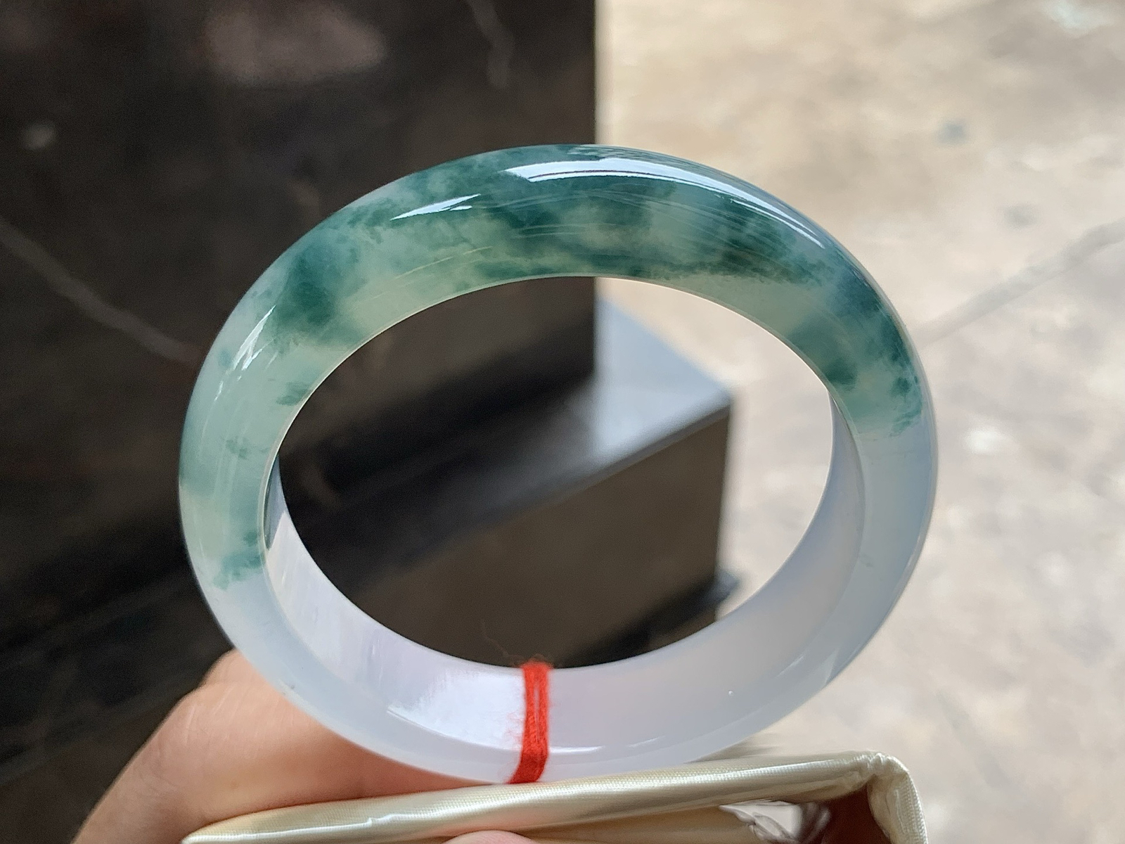 56.5-14-8.2

飘花手镯^_^ 细腻清爽的底子～ 花色鲜艳