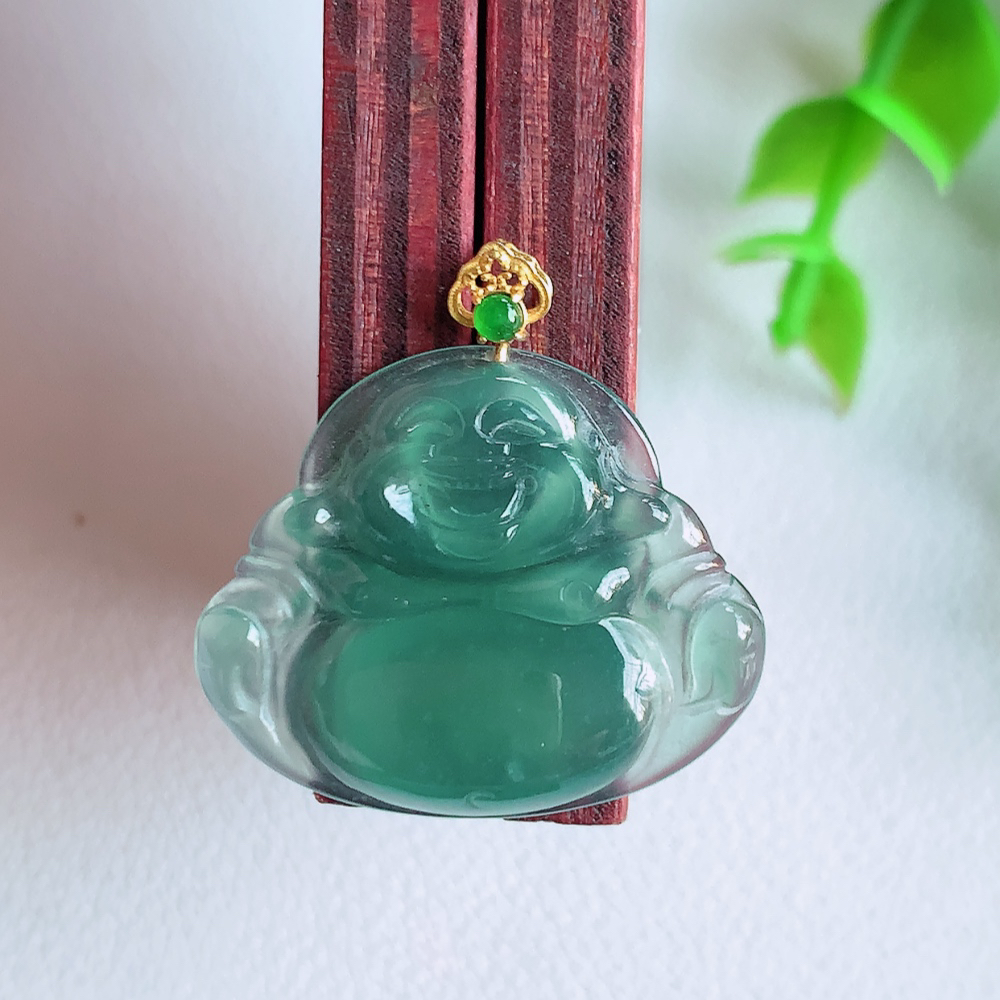 18k金扣蓝冰佛公挂件 玉质细腻  精雕弥勒佛，笑佛福耳垂肩，面相喜庆，开怀大笑，憨态可掬。惟妙惟肖，寓意福禄双全，吉祥美满，笑口常开 W01.31 尺寸：21-25.5-3.5mm