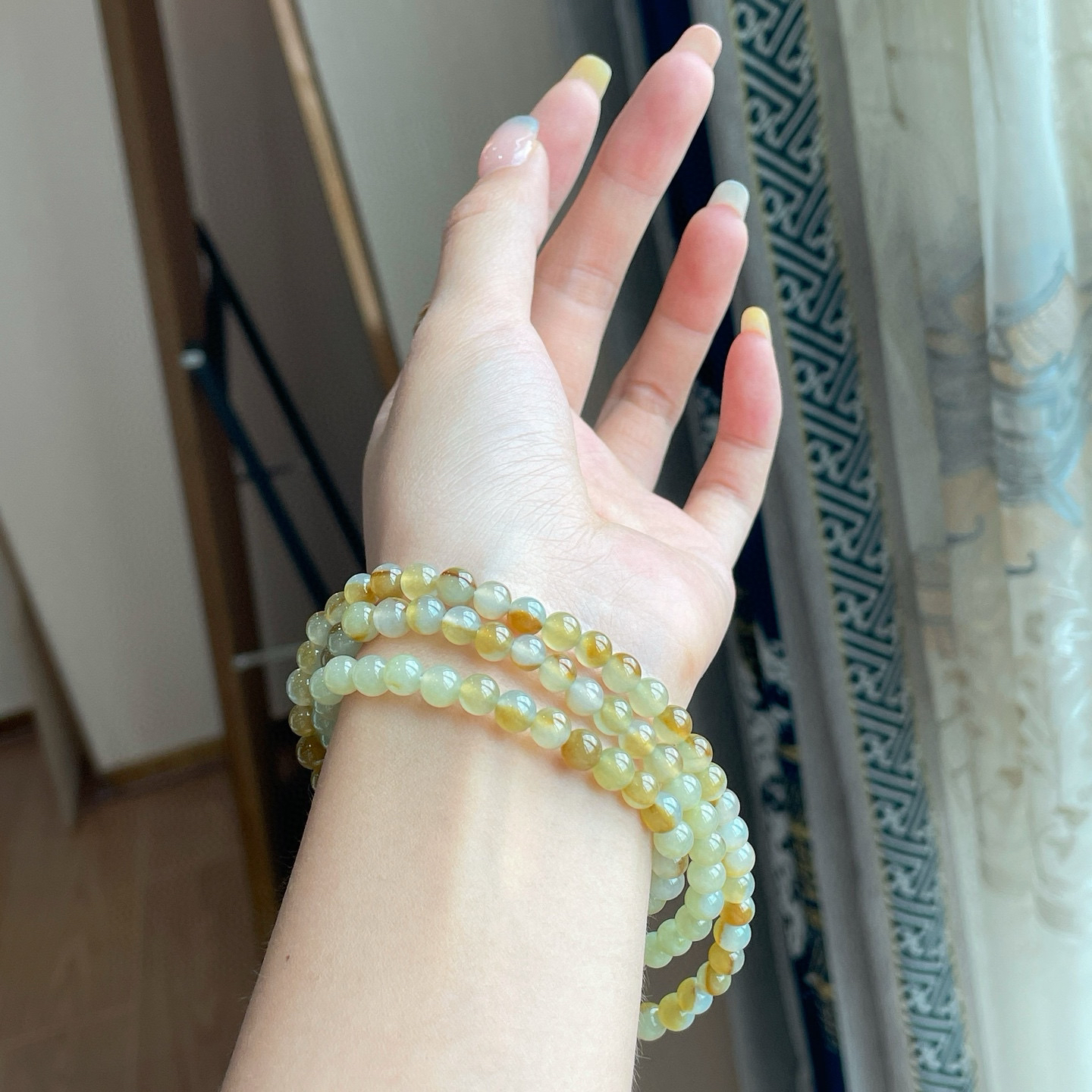 冰黄珠链
尺寸：6/108颗