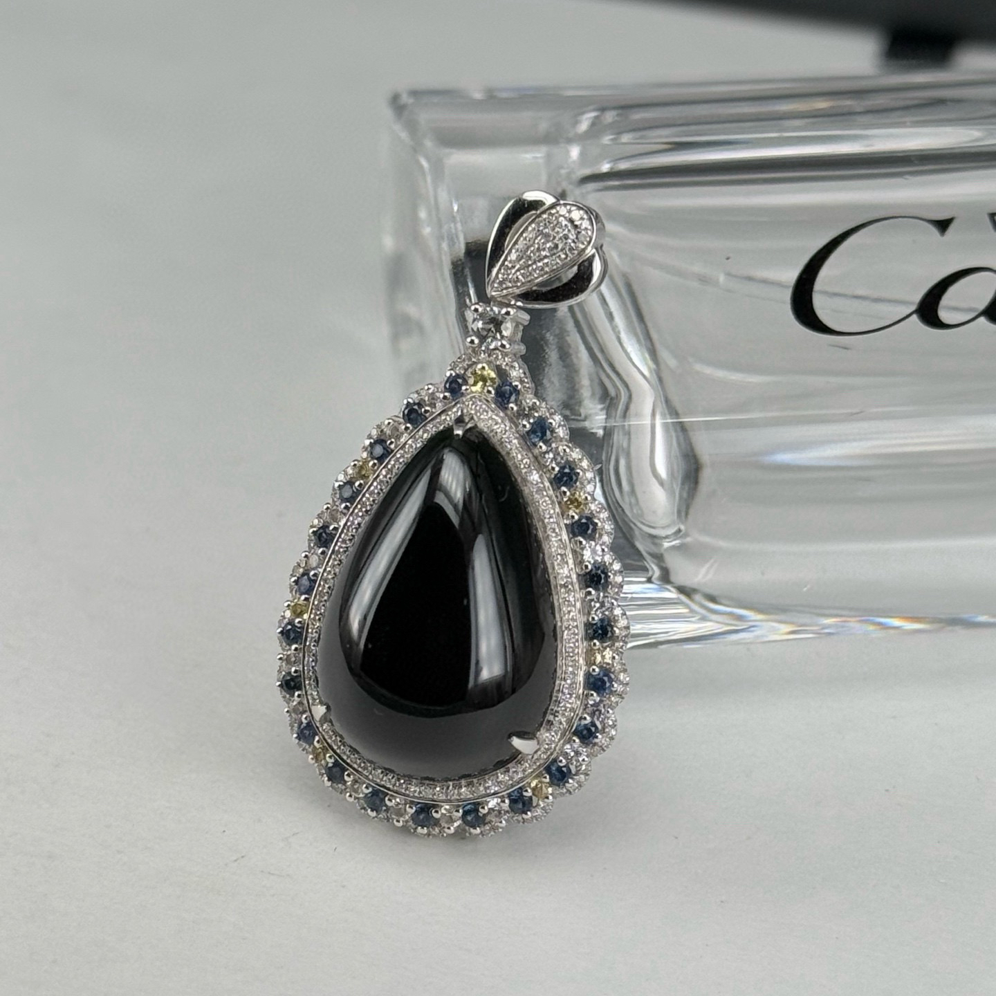 精品18k墨翠水滴吊坠 种好色正 黑度极好 打灯通透 油性十足