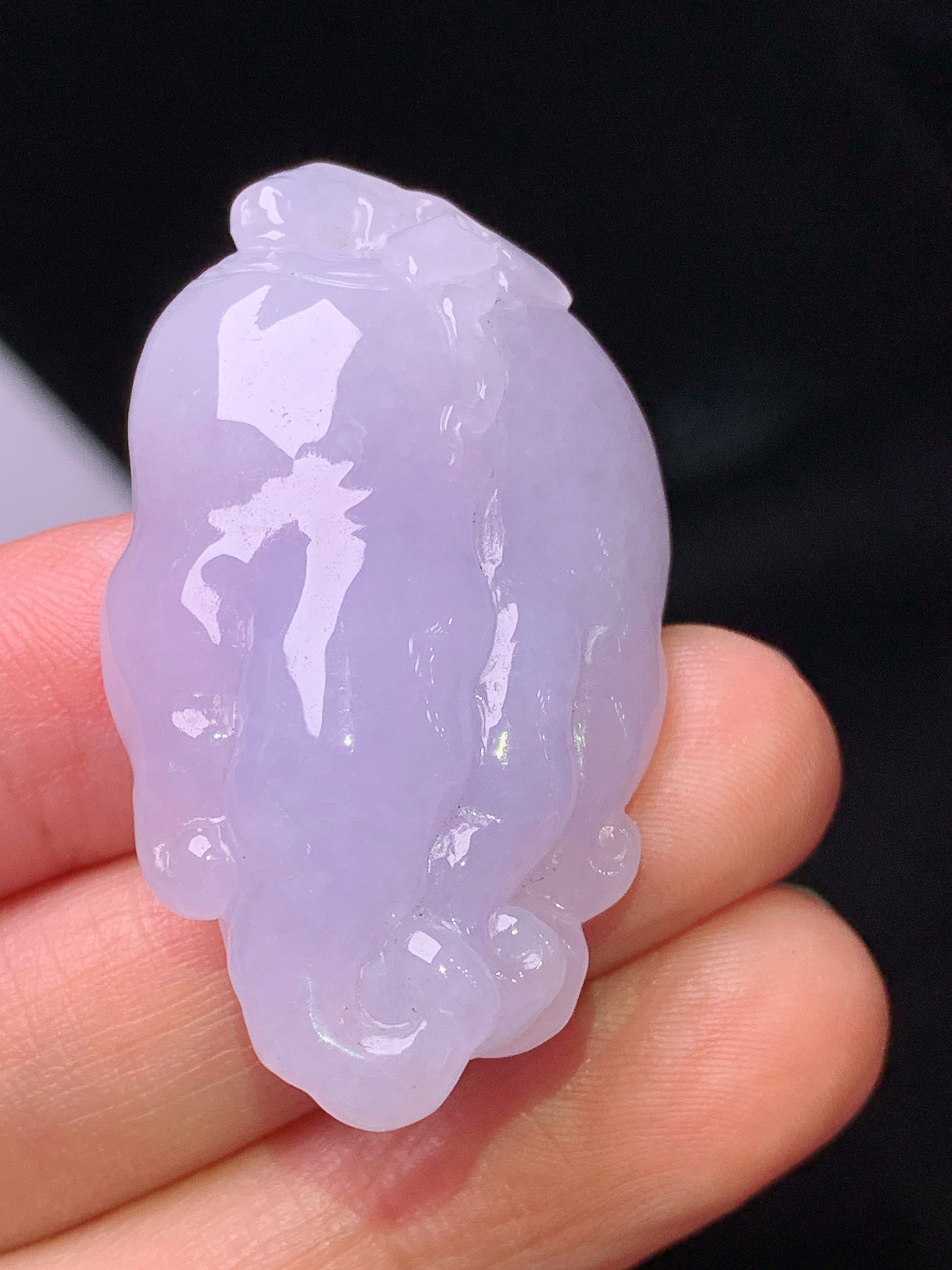 紫罗兰佛手瓜吊坠 玉质细腻 色泽艳丽清新 水润亮眼 整体尺寸41.7*23.8*10.8j3