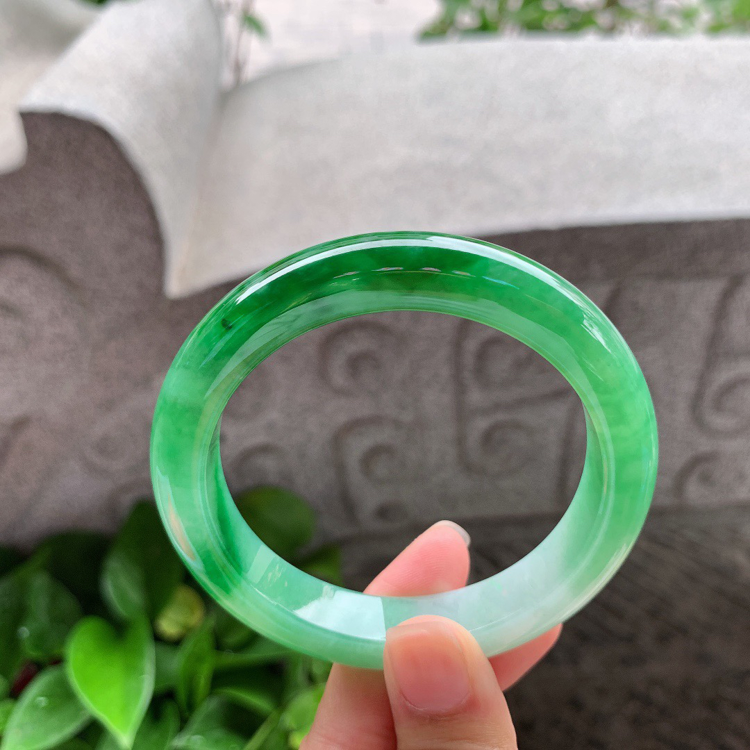 圈口 56.5-11.5-9.2【辣阳绿正圈手镯】正圈56 57可戴