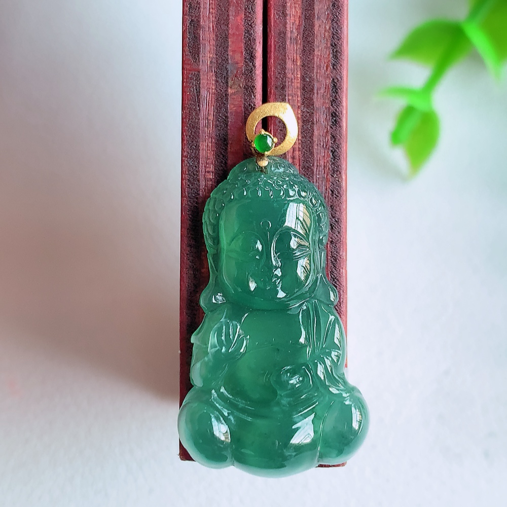 18k金扣蓝冰精雕宝宝佛吊坠   雕琢宝宝佛，生动自然。似佛心性、如孩童心、天真佛性！众生皆有佛性，