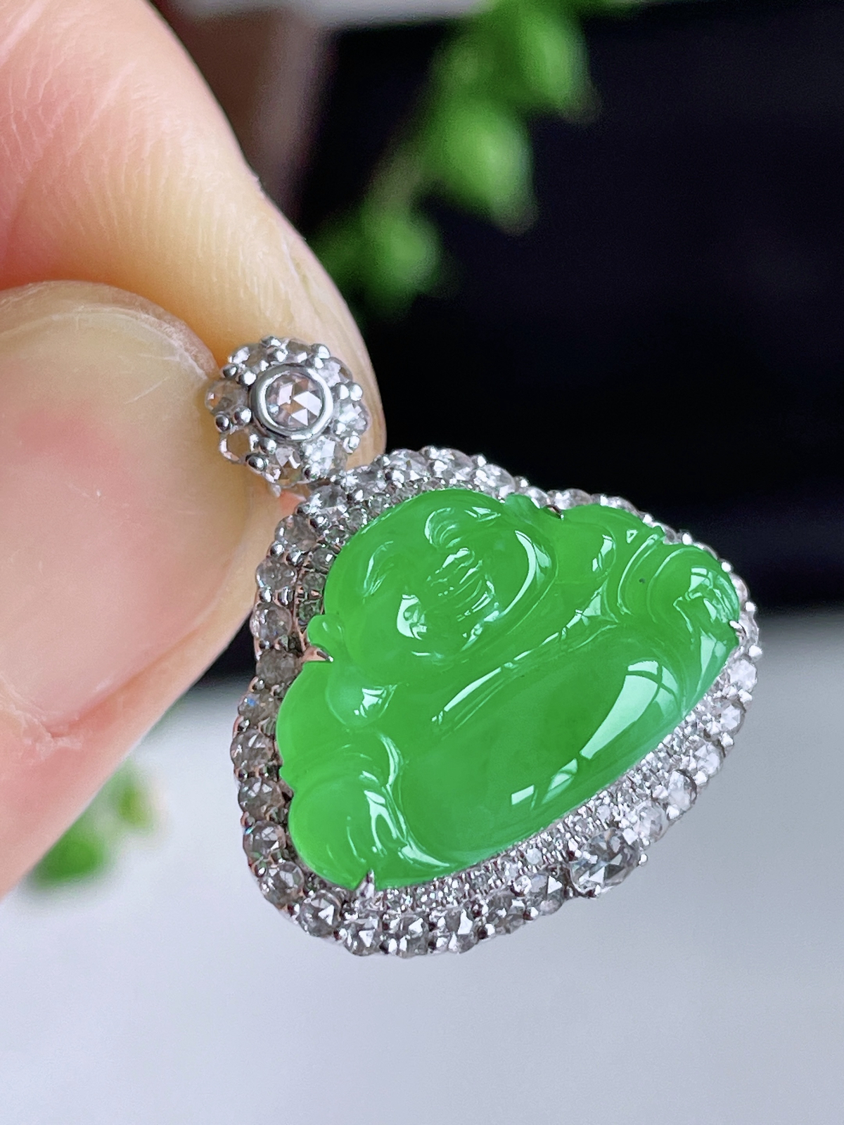 冰阳绿佛公吊坠  
【整体】22.7-20-7.8