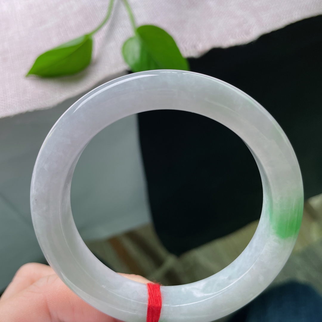 57.8/12.1/9.5，白底青正圈，莹白承光凝岁月，青绿焕彩映芳华。晶体纹，ss49824a