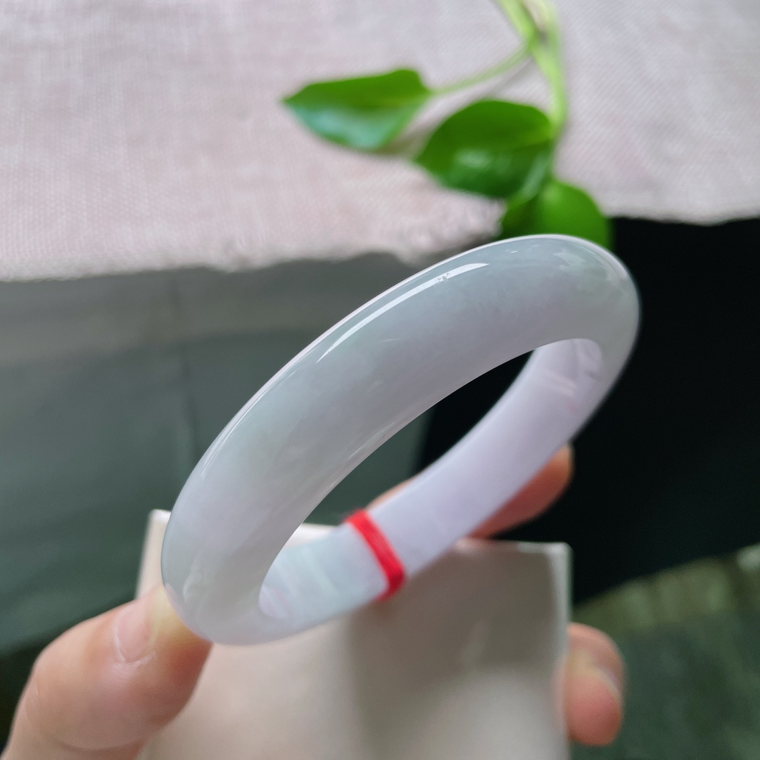 55.9/12.1/9.1，紫罗兰正圈，料子细腻，水头好，紫气东来，财运亨通。，ss50004a