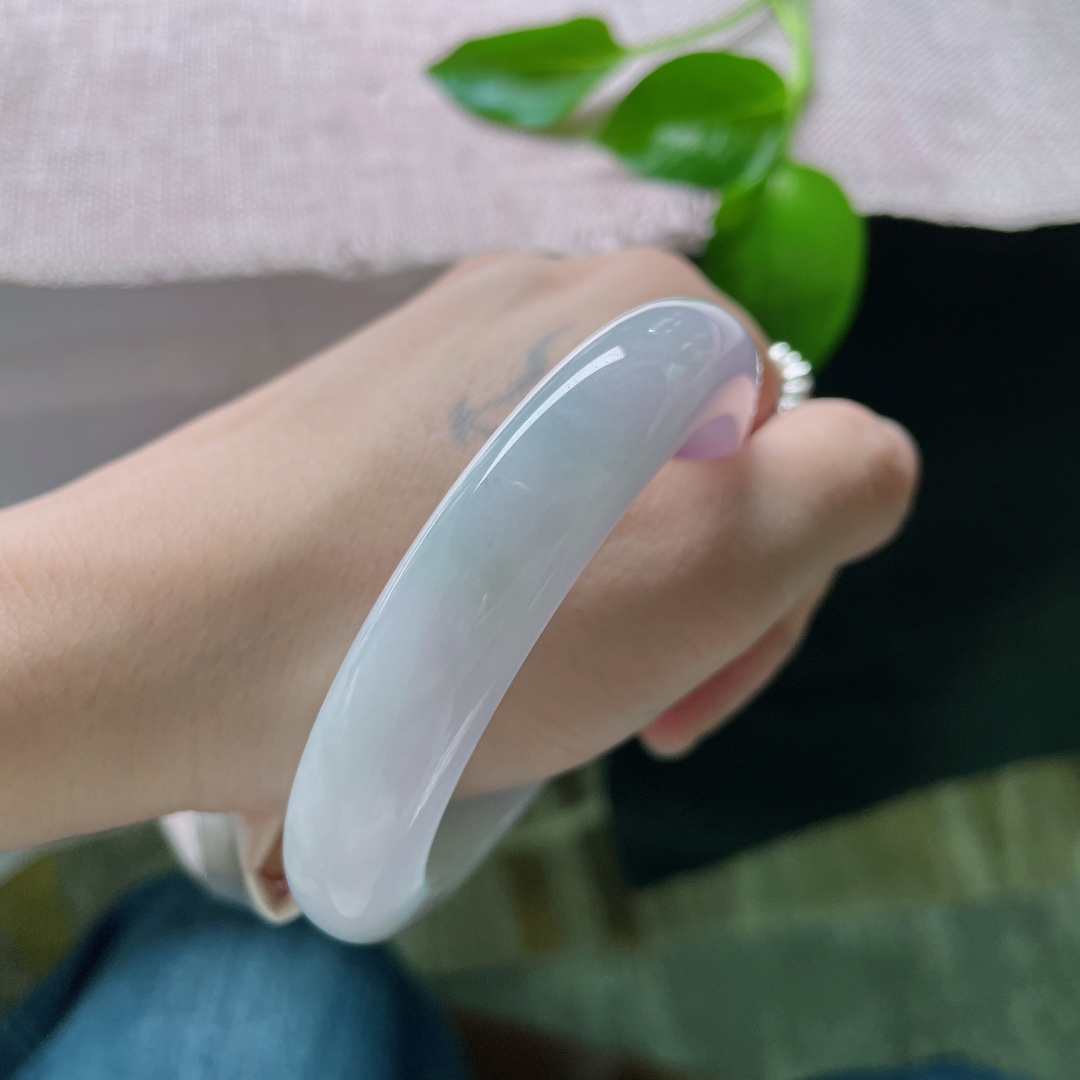 55.9/12.1/9.1，紫罗兰正圈，料子细腻，水头好，紫气东来，财运亨通。，ss50004a