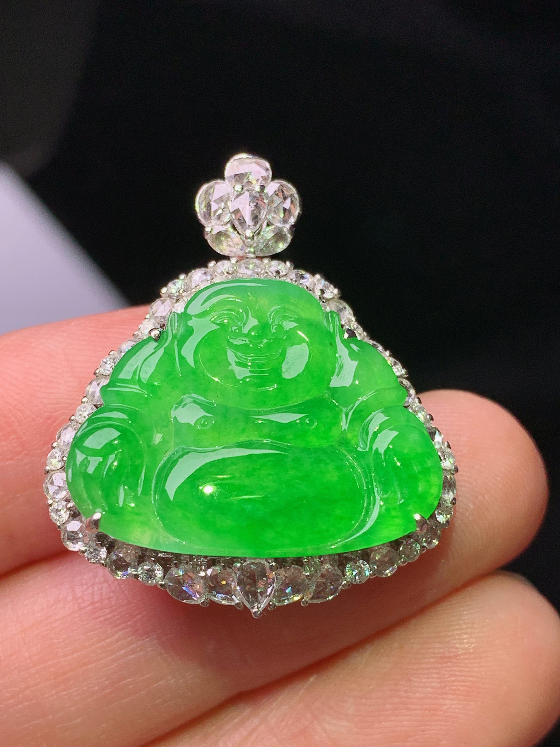 18k金钻镶嵌满绿佛公吊坠 玉质细腻 色泽艳丽清新 水润亮眼 整体尺寸29.2*24.5*8.7m5