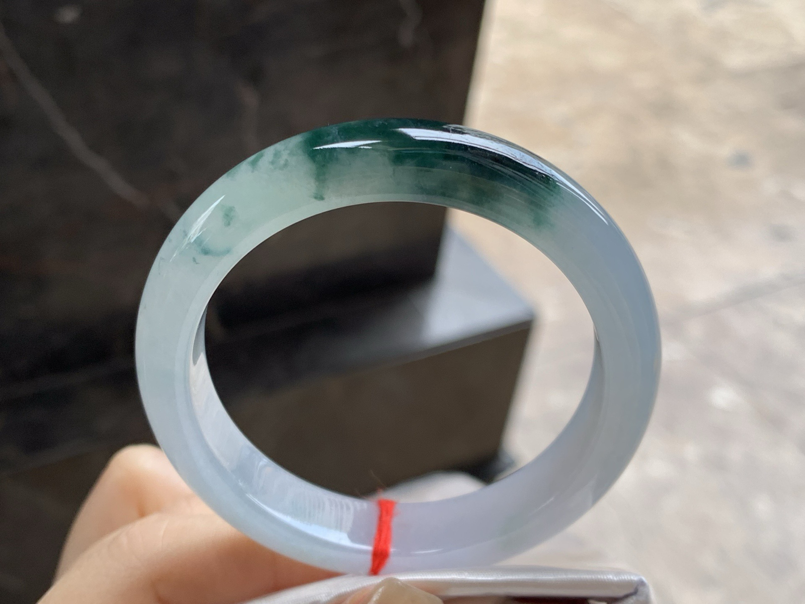 53-11.7-8

飘花手镯^_^肉质细腻 飘花点缀