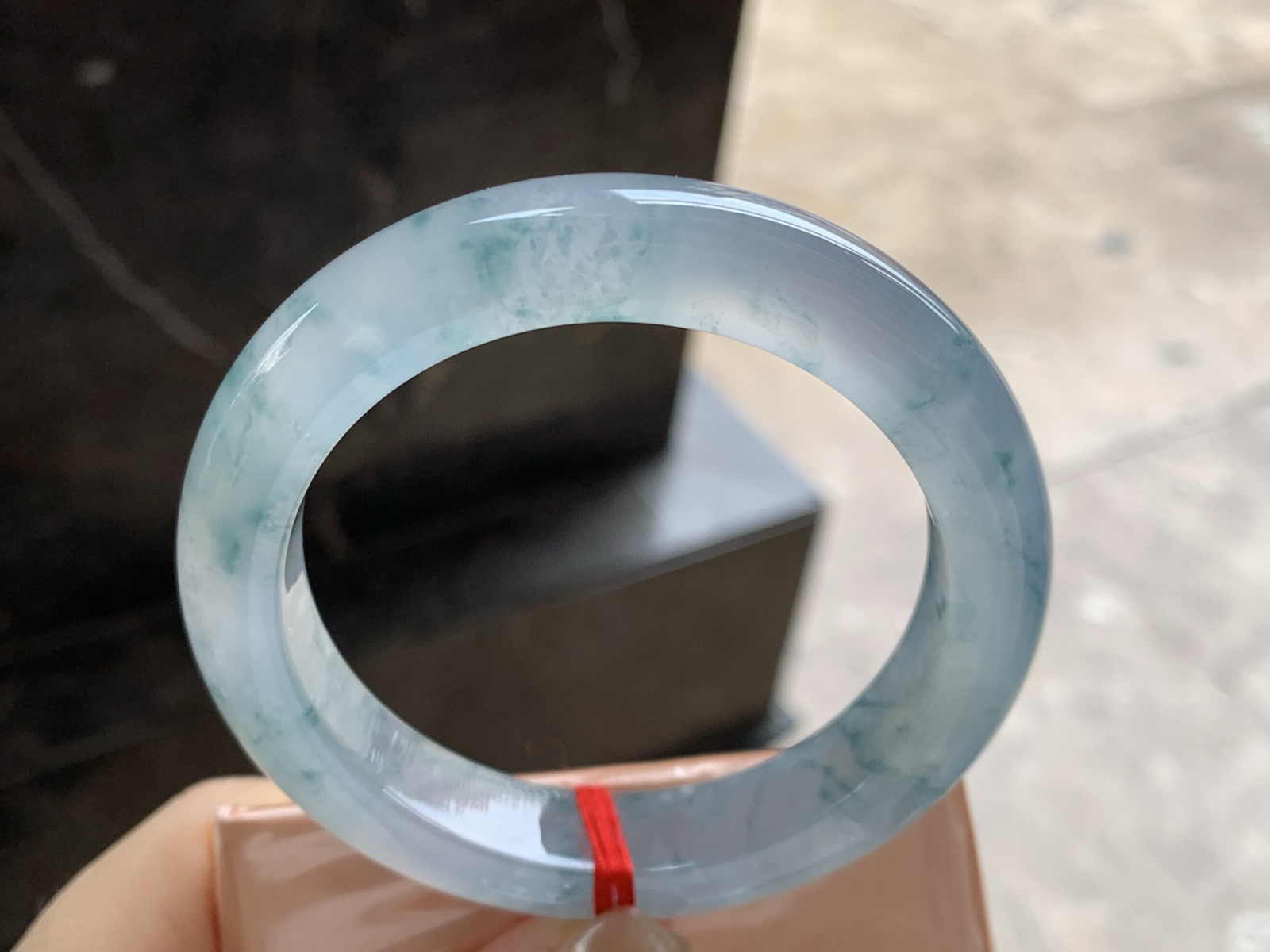 56-11.7-9.6

冰种飘花手镯^_^冰味十足～飘花点缀