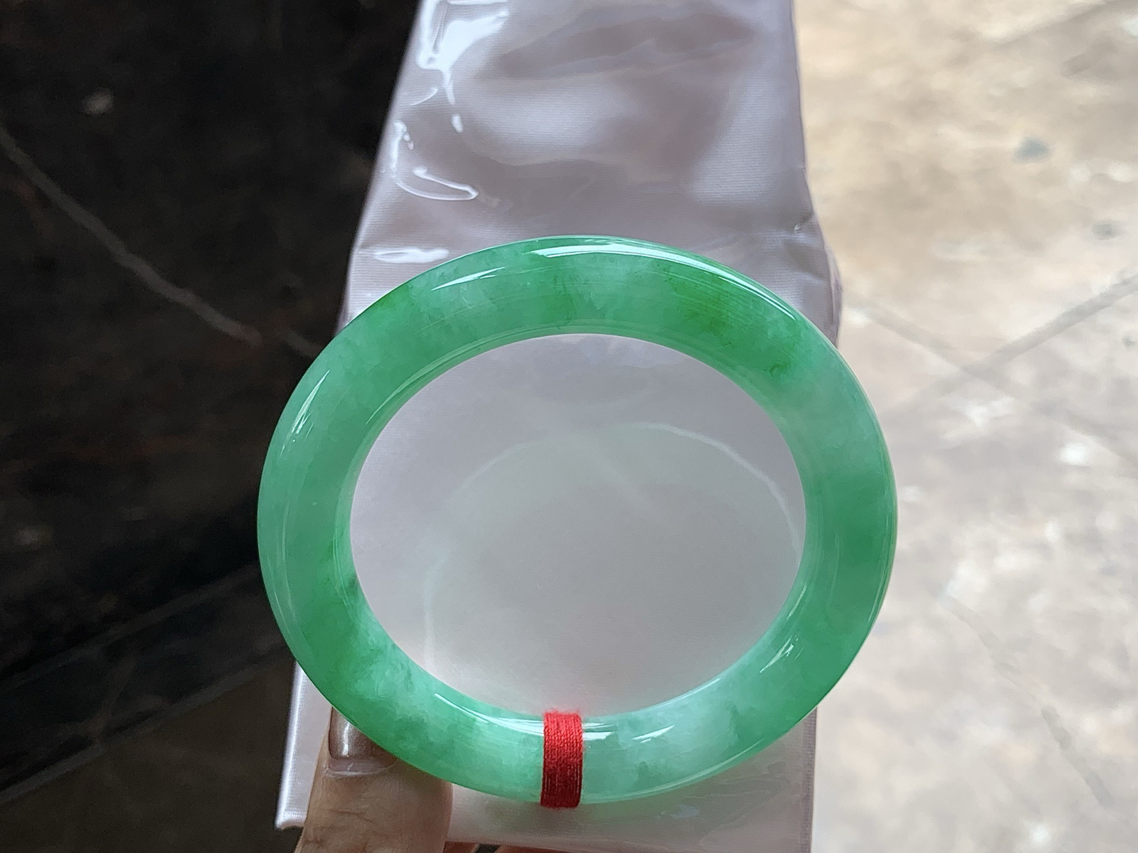 57-11.1

满色圆条手镯^_^ 颜色鲜艳浓郁～ 条形优秀 实物美丽