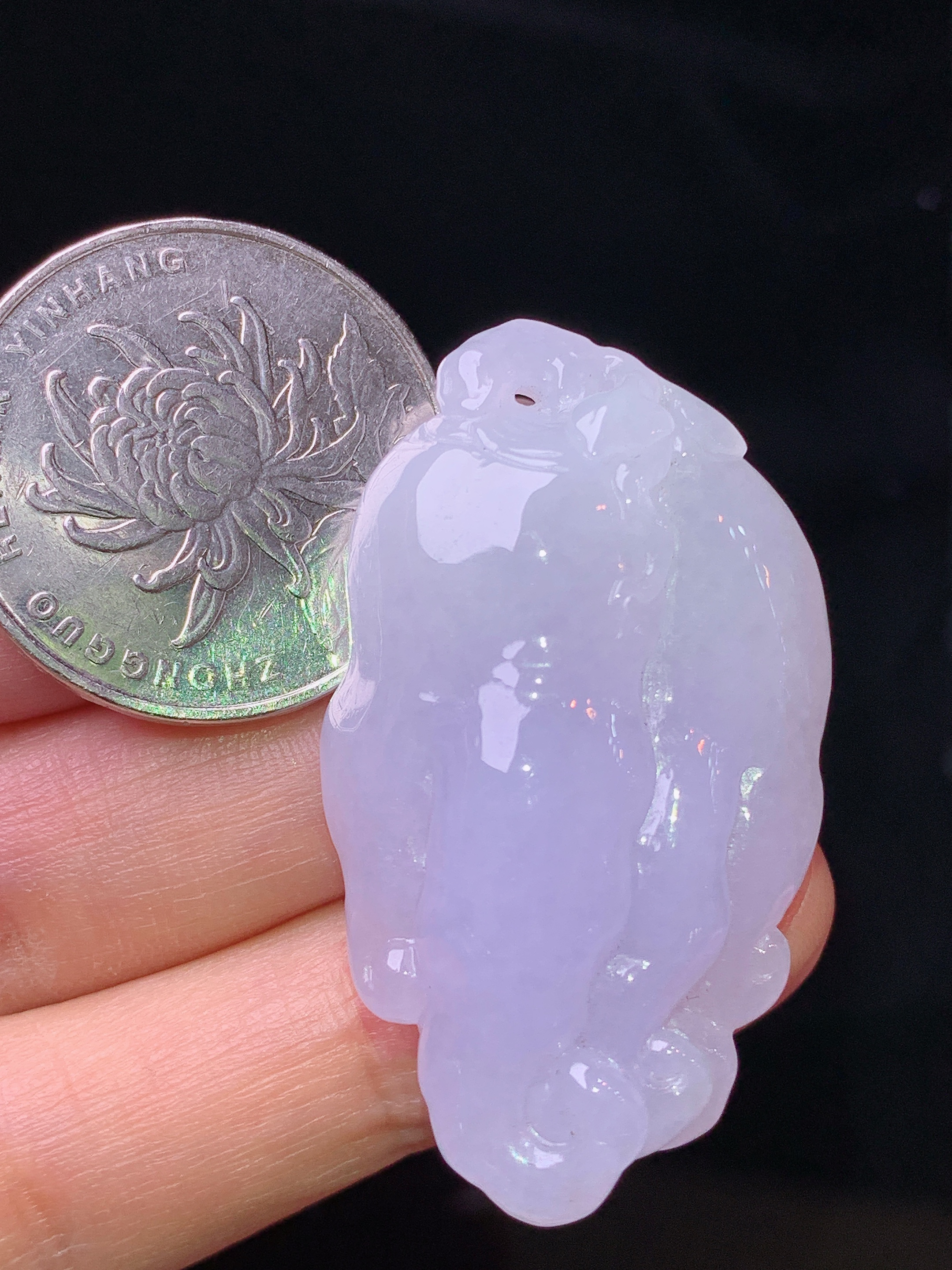 紫罗兰佛手瓜吊坠 玉质细腻 色泽艳丽清新 水润亮眼 整体尺寸41.7*23.8*10.8j3