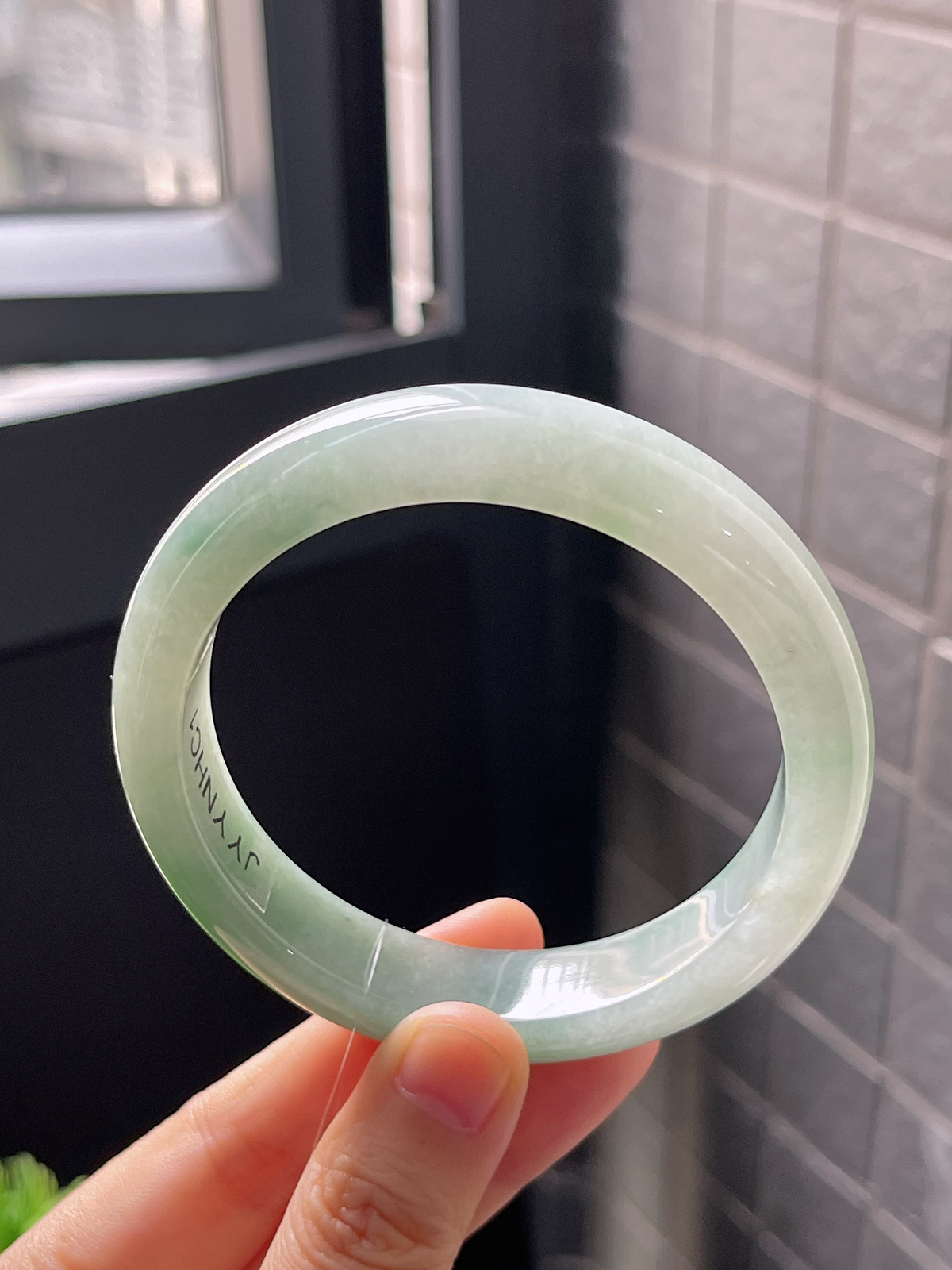 正圈59圈口，翡翠糯化种飘绿手镯