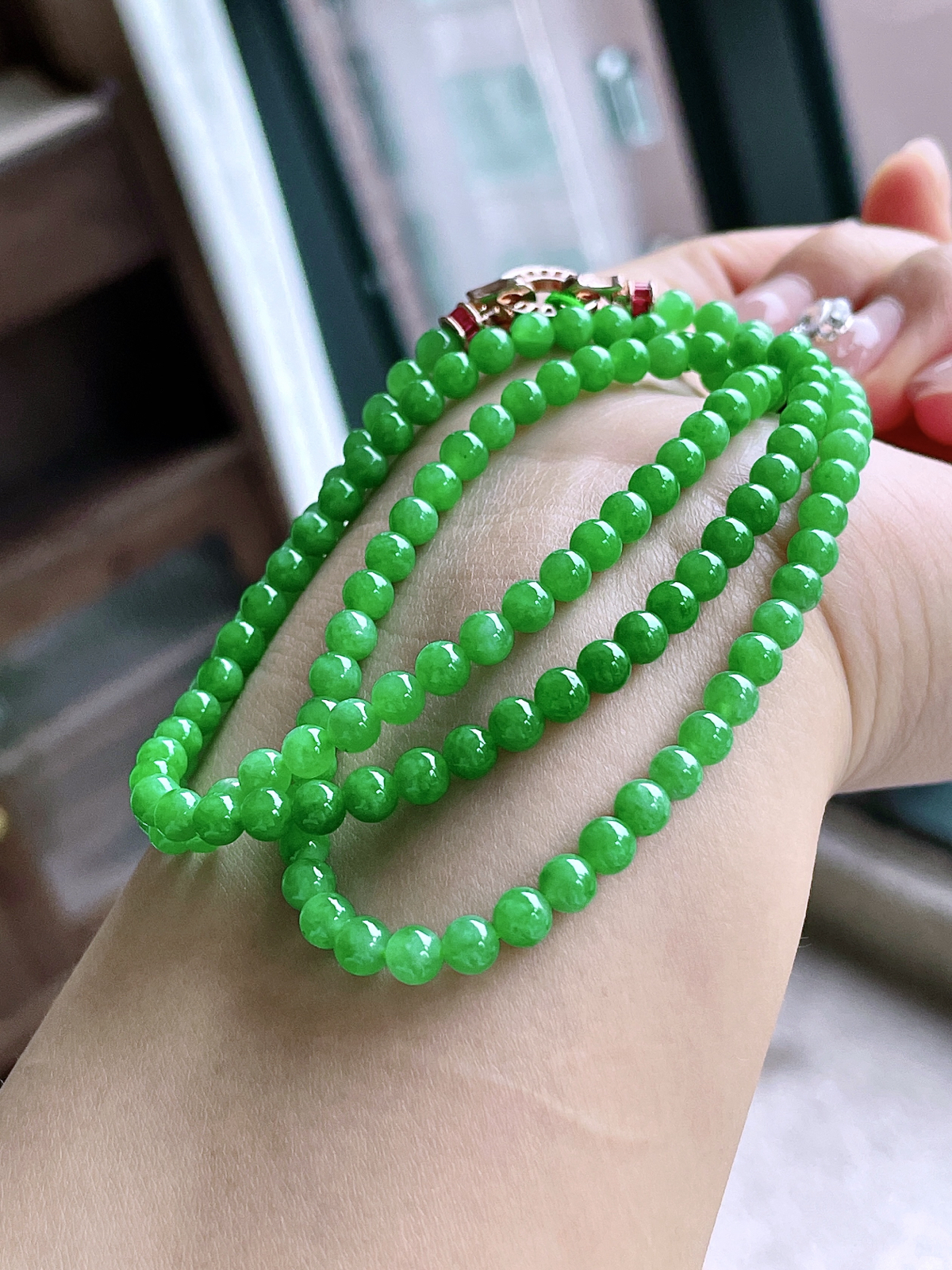 冰阳绿珠子珠链
【尺寸】4.6-4.8mm，31cm