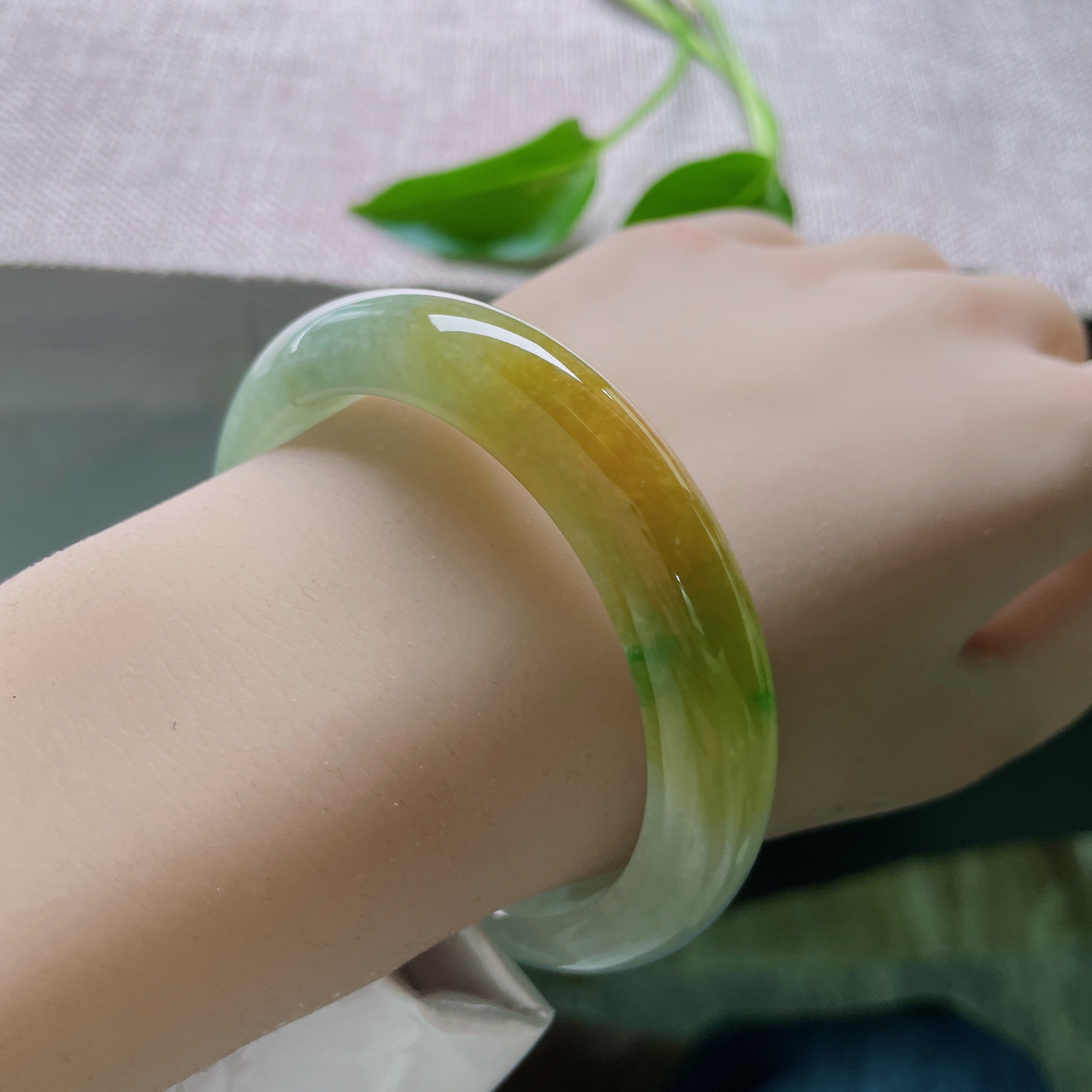 56/12/8.6，黄加绿正圈，生而传奇，色载双辉。一掌之间，握住春秋。