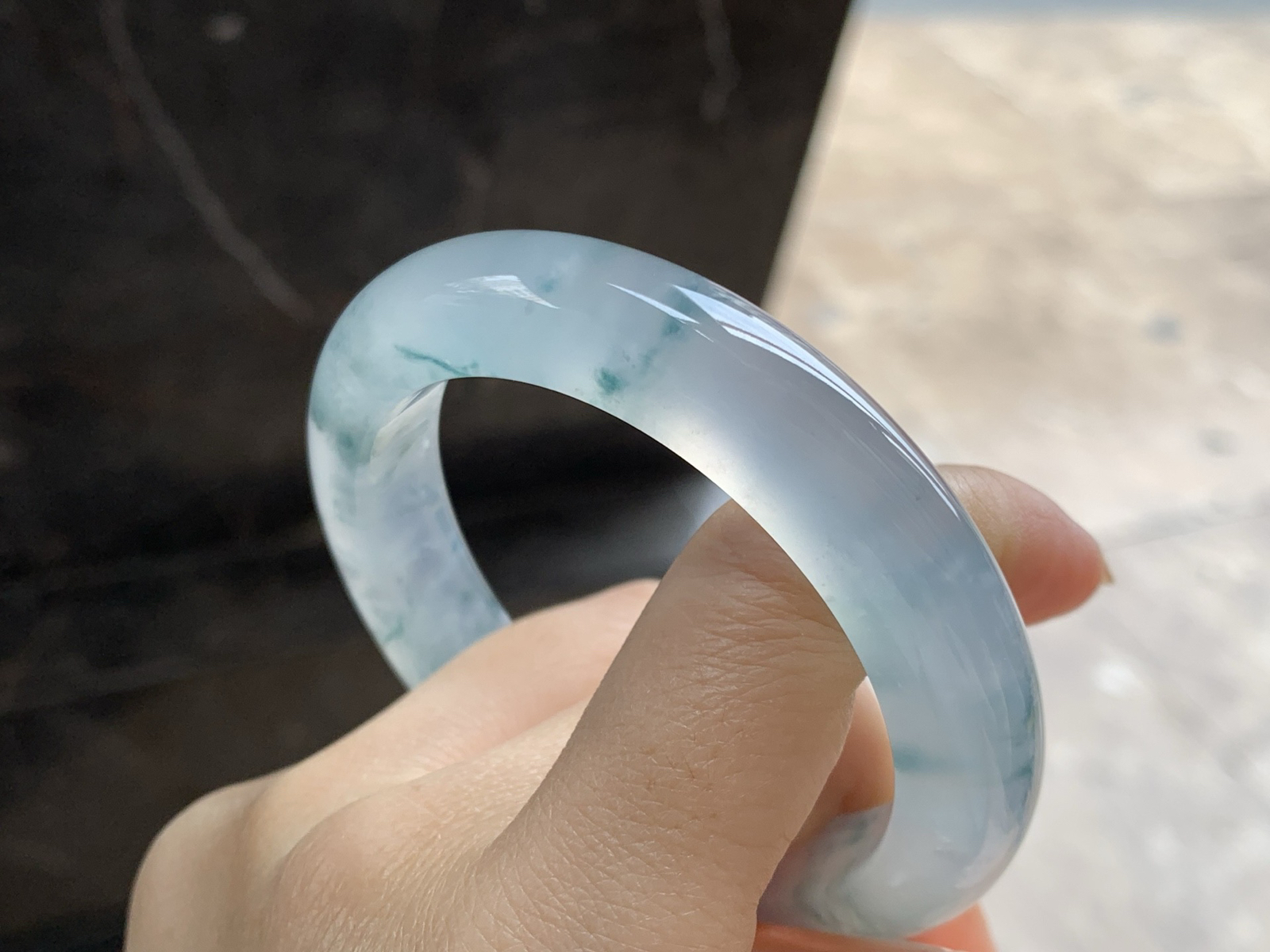 56-11.7-9.6

冰种飘花手镯^_^冰味十足～飘花点缀