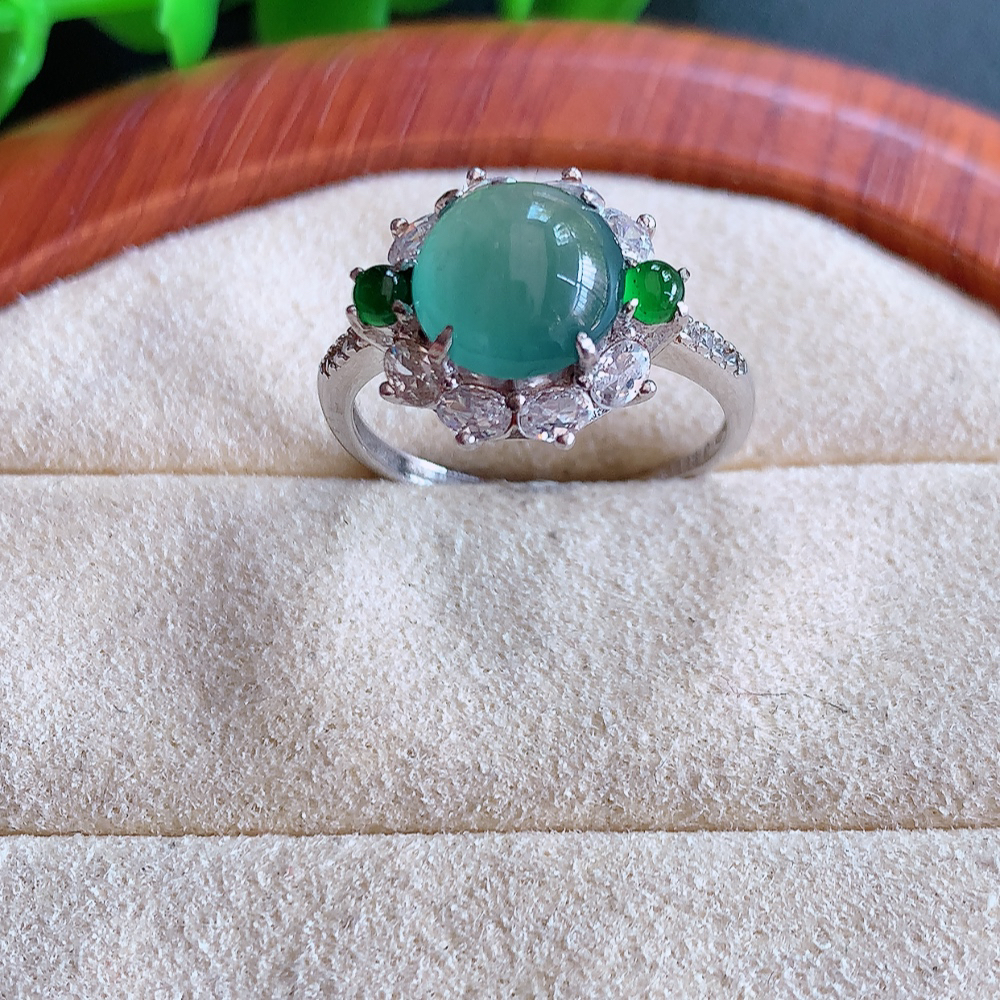 冰晴水精美环形翡翠戒指  玉质细腻  冰清玉润  飘花灵动  颜色漂亮  W502.31  内径尺寸