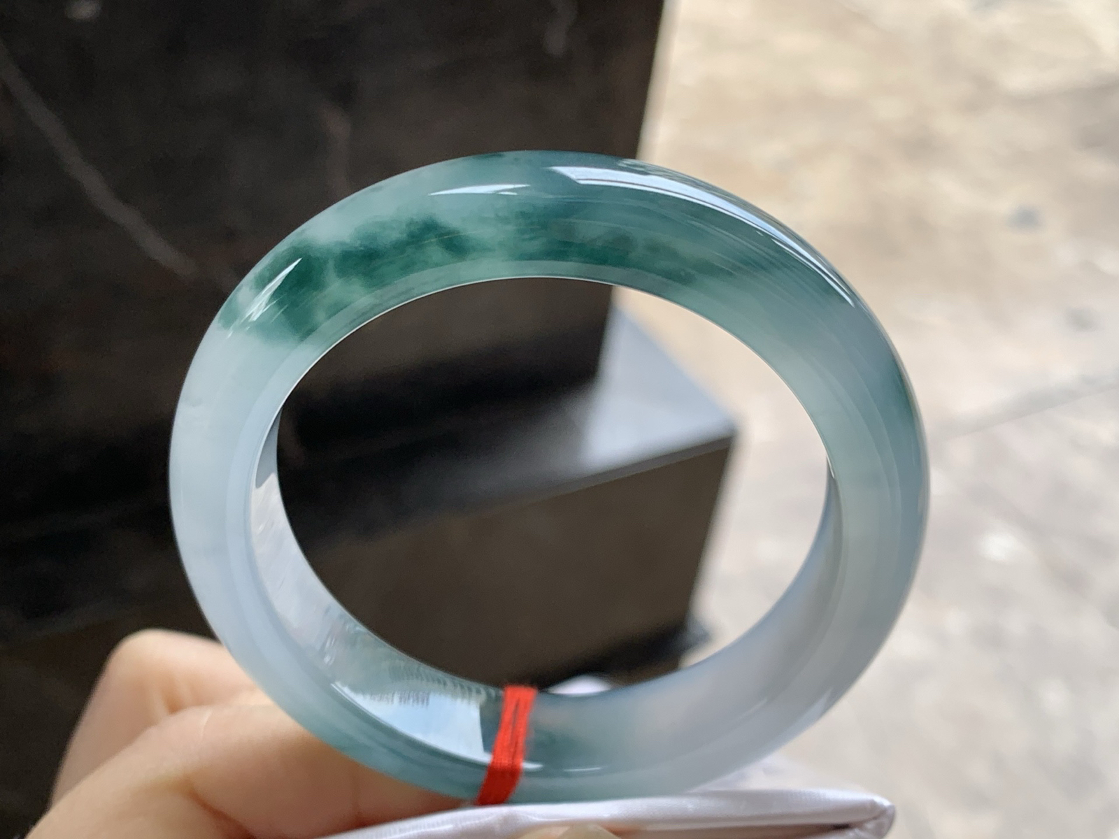 55-12.8-8.8

冰种飘花手镯^_^飘花浓郁实物漂