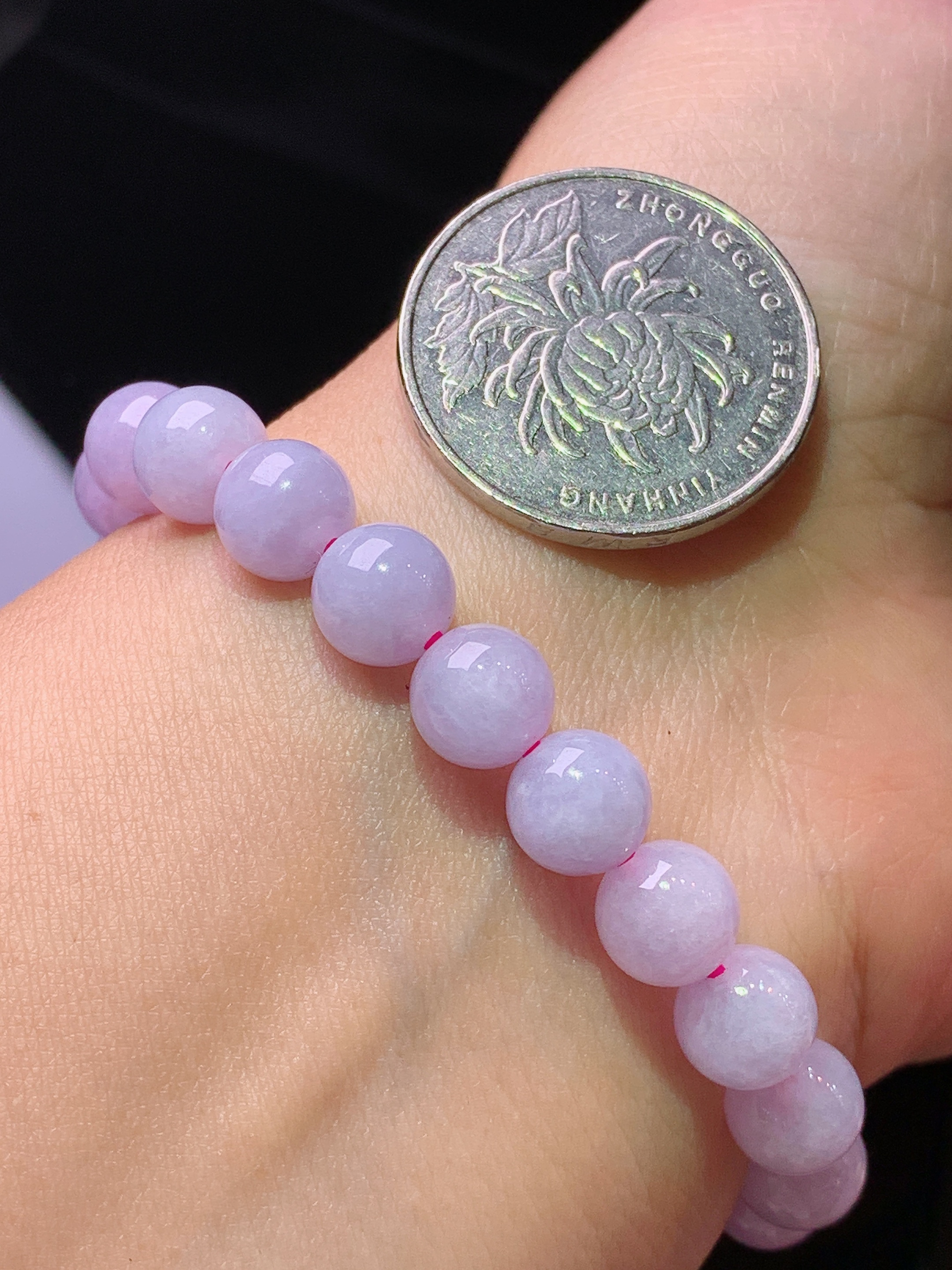 紫罗兰圆珠手链 玉质细腻 色泽艳丽清新 水润亮眼 整体尺寸8z1