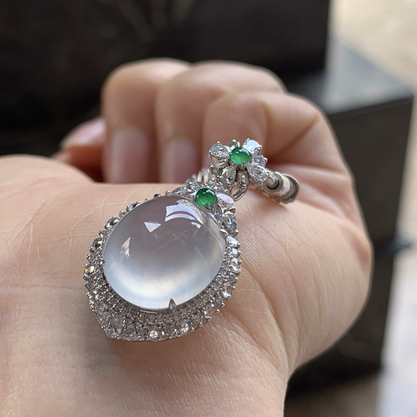 金钻镶嵌冰种吊坠^_^荧光十足 透亮