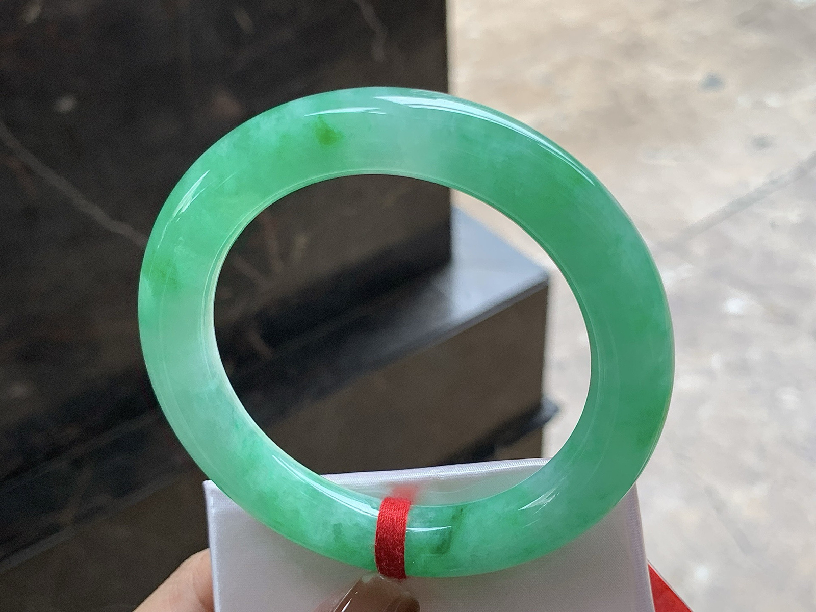 57-11.1

满色圆条手镯^_^ 颜色鲜艳浓郁～ 条形优秀 实物美丽