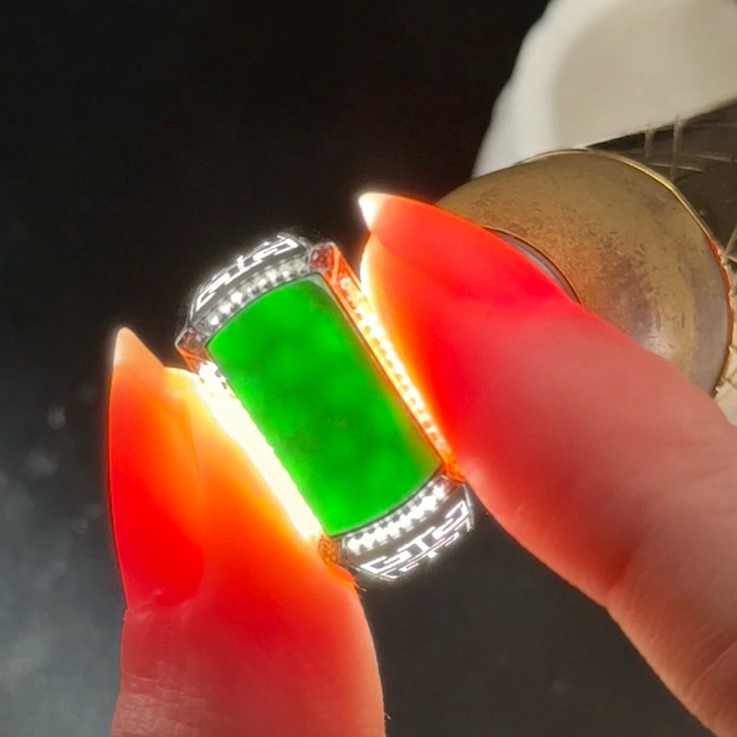 精品18k墨翠马鞍男戒 种好色正 黑度极好 打灯色正  尺寸14.9