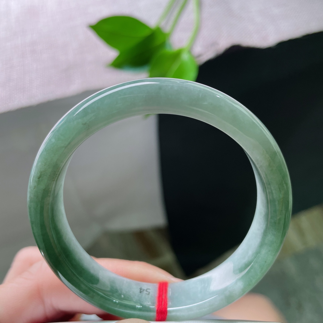 53.8/12.1/7.2，油青正圈，油润有光泽，佩戴沉稳内敛，一点皮纹不显，ss49258a