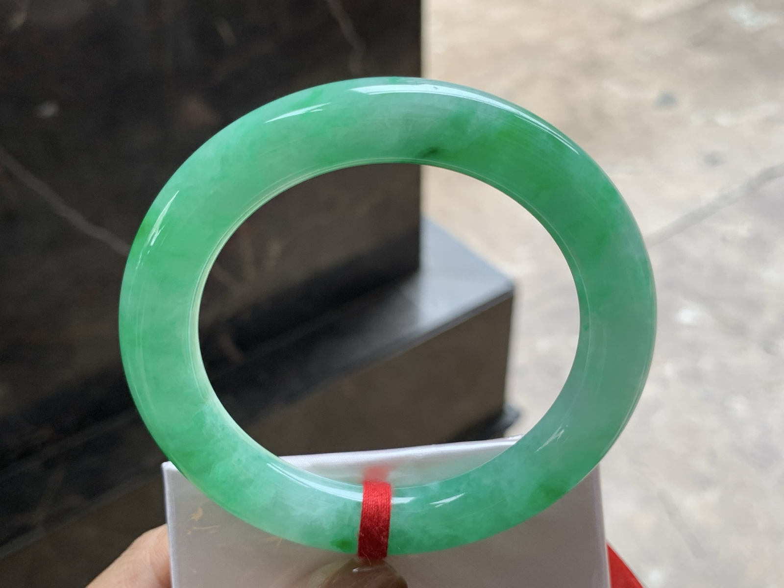 57-11.1

满色圆条手镯^_^ 颜色鲜艳浓郁～ 条形优秀 实物美丽