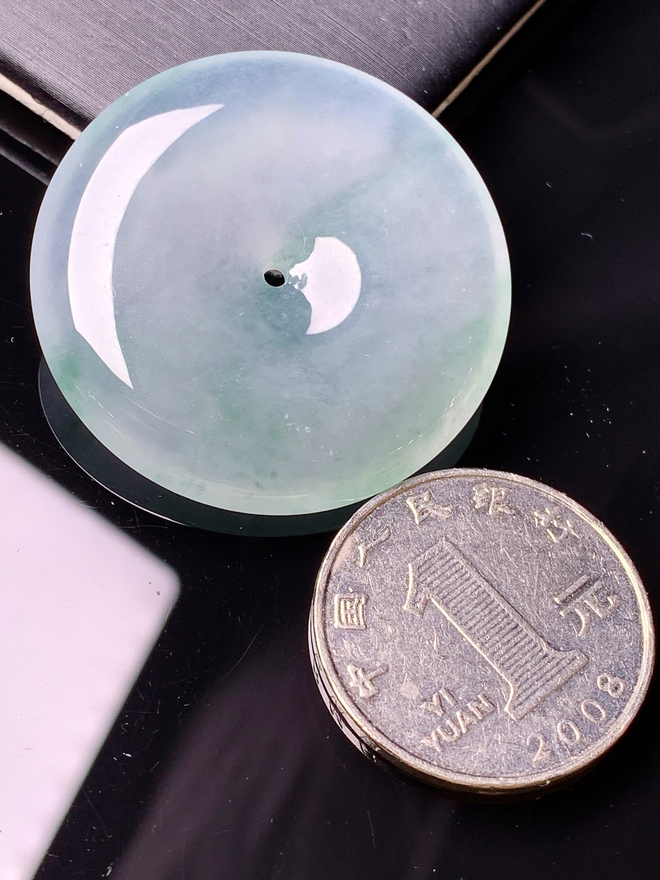 冰种平安扣吊坠 玉质细腻 色泽艳丽清新 水润亮眼 整体尺寸36.6*6.2x1