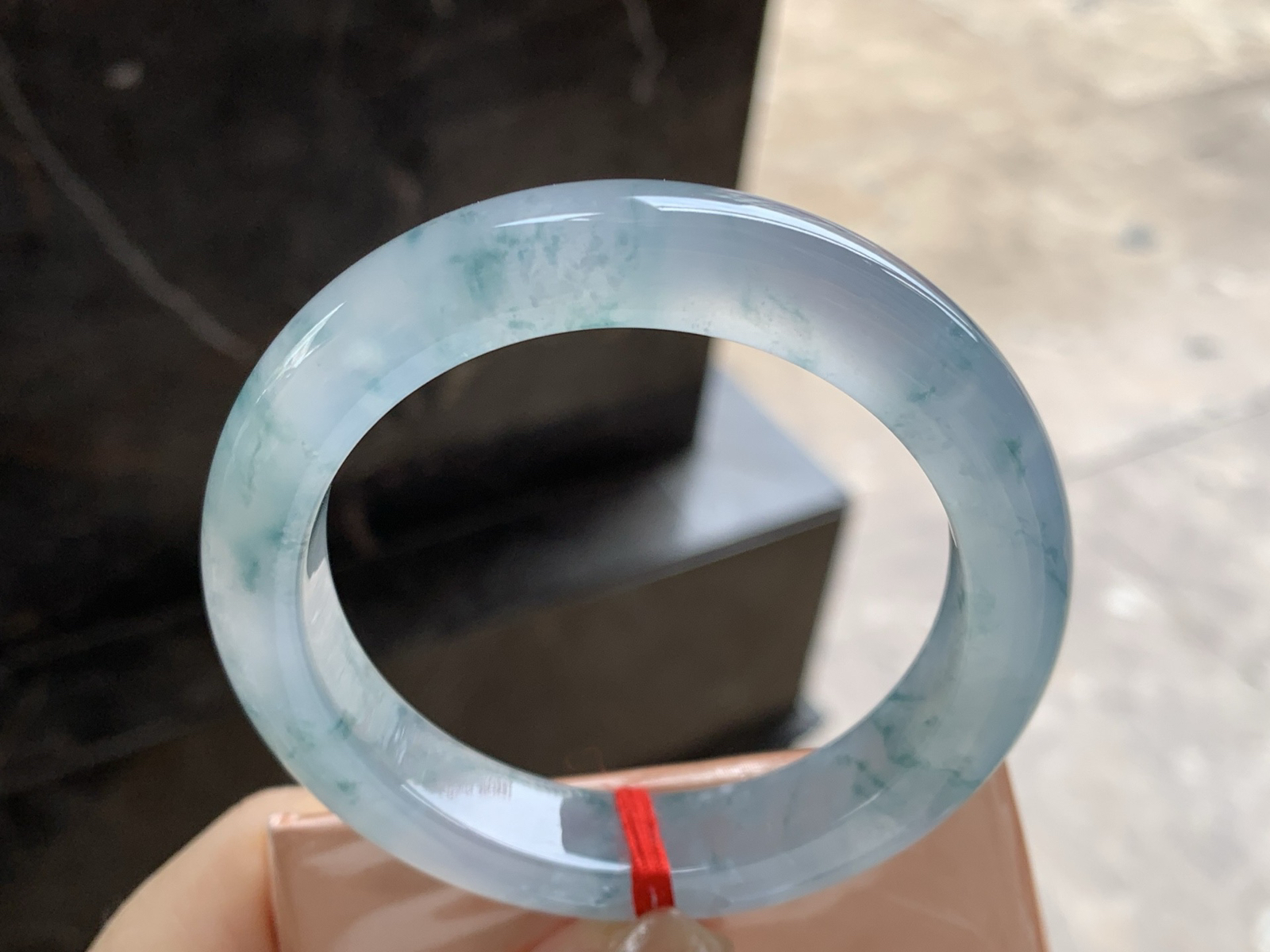 56-11.7-9.6

冰种飘花手镯^_^冰味十足～飘花点缀