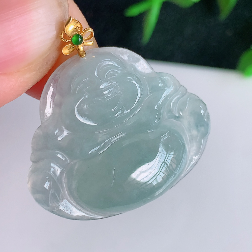 18k金扣冰润佛公挂件 玉质细腻  精雕弥勒佛，笑佛福耳垂肩，面相喜庆，开怀大笑，憨态可掬。惟妙惟肖，寓意福禄双全，吉祥美满，笑口常开 W49.31 尺寸：24.5-29.5-6mm