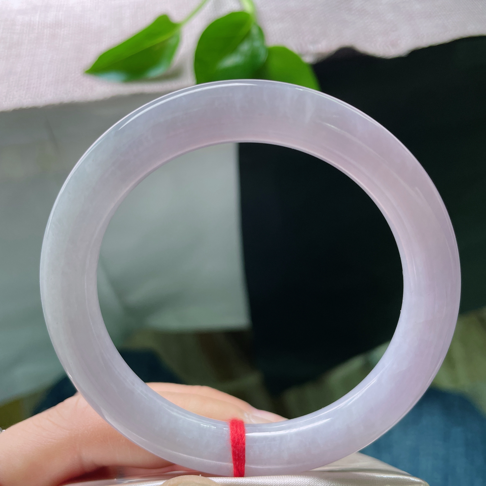 58.5/10.2，紫罗兰圆条，采撴了暮色与晨曦交汇时，最暧昧的那一抹光晕。完美..