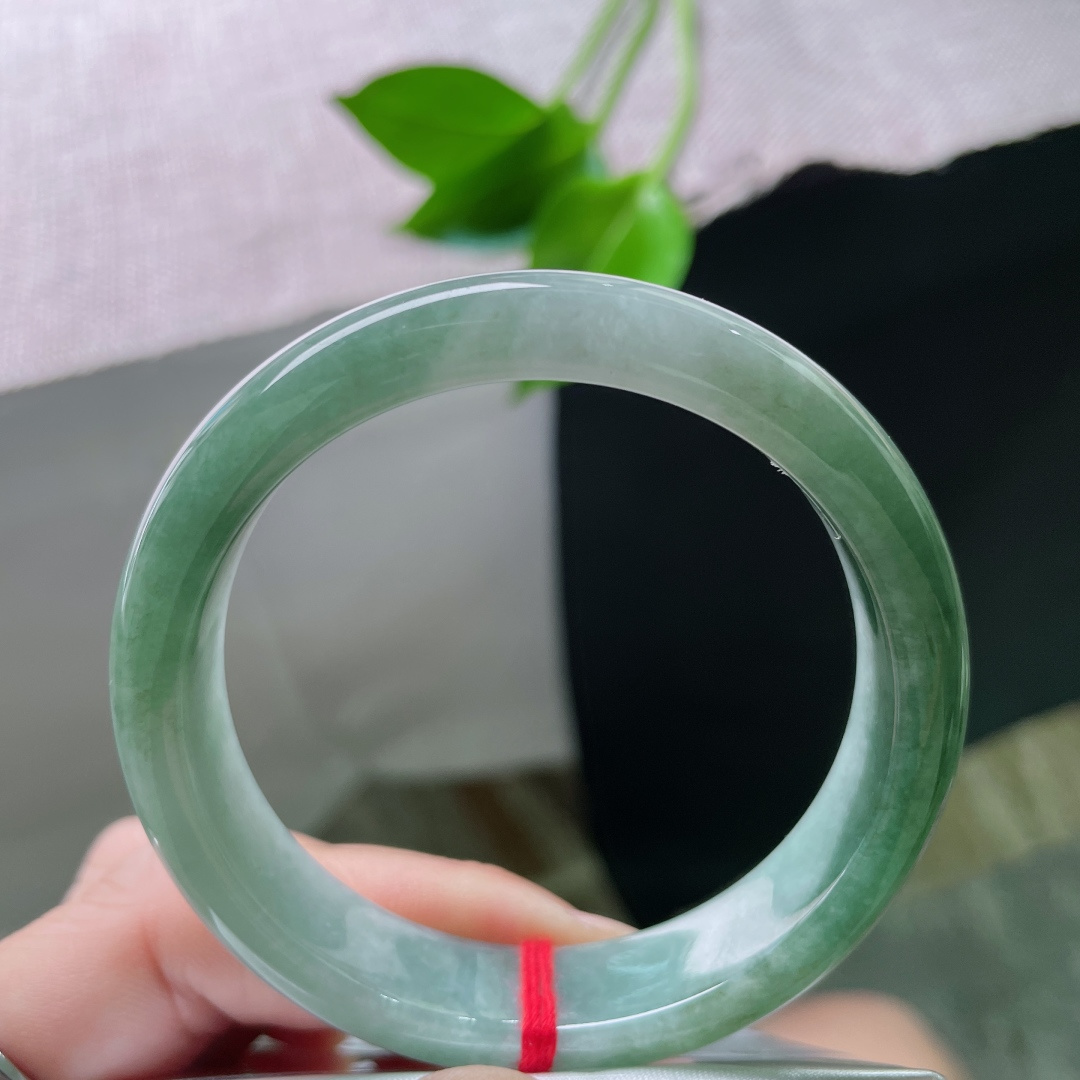 53.8/12.1/7.2，油青正圈，油润有光泽，佩戴沉稳内敛，一点皮纹不显，ss49258a