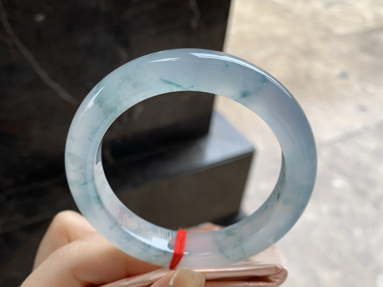 56-11.7-9.6

冰种飘花手镯^_^冰味十足～飘花点缀