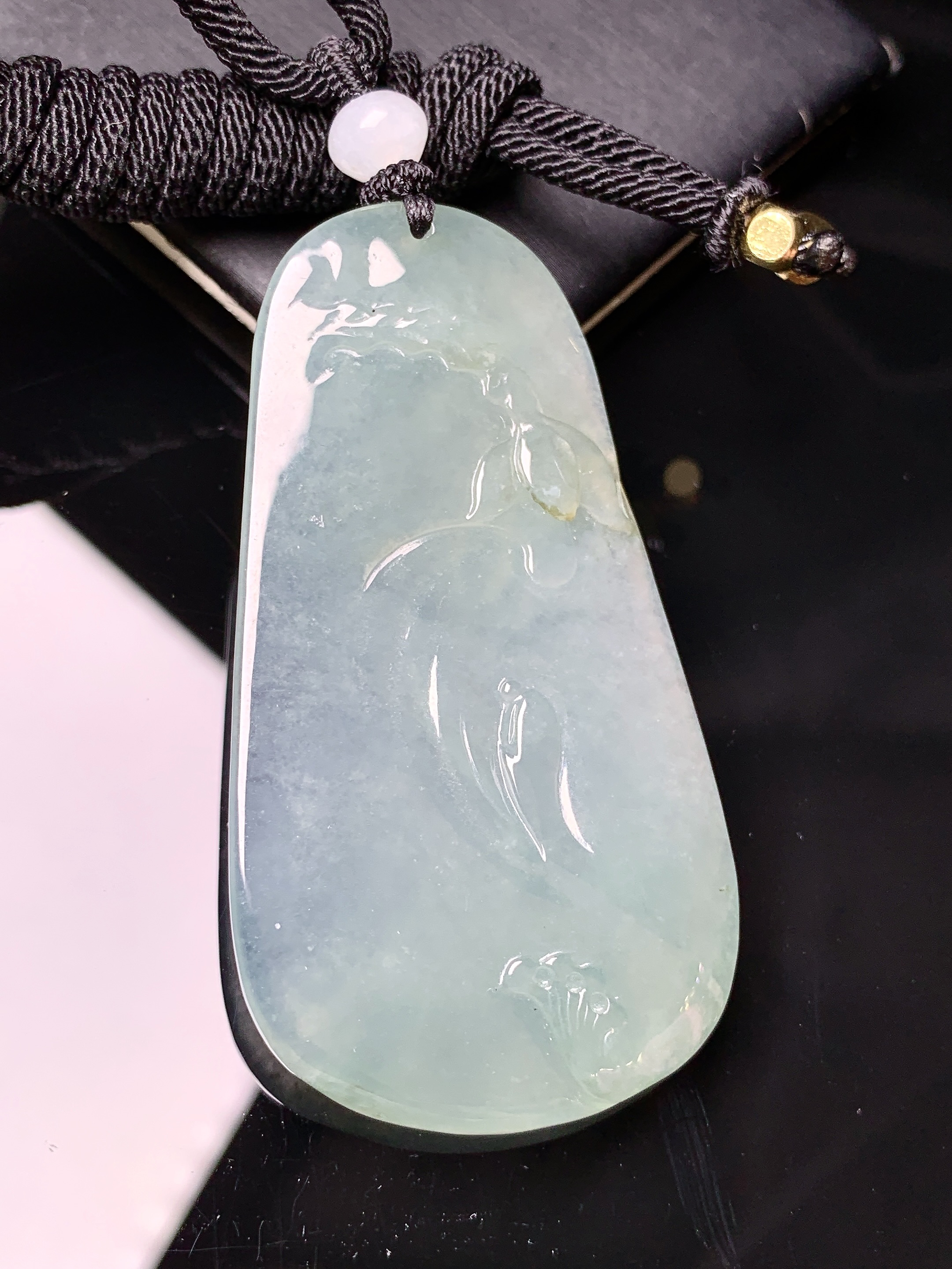 冰种悟道吊坠 玉质细腻 色泽艳丽清新 水润亮眼 整体尺寸59.5*32.7*6L1