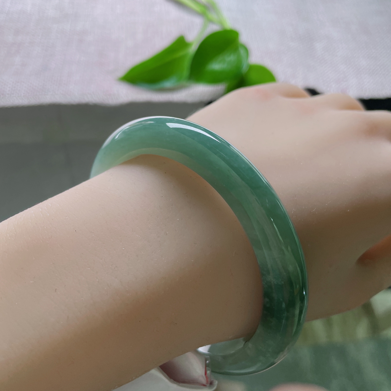 59.6/10.1/9油青正圈，窄条，水润细腻，沉稳贵气。