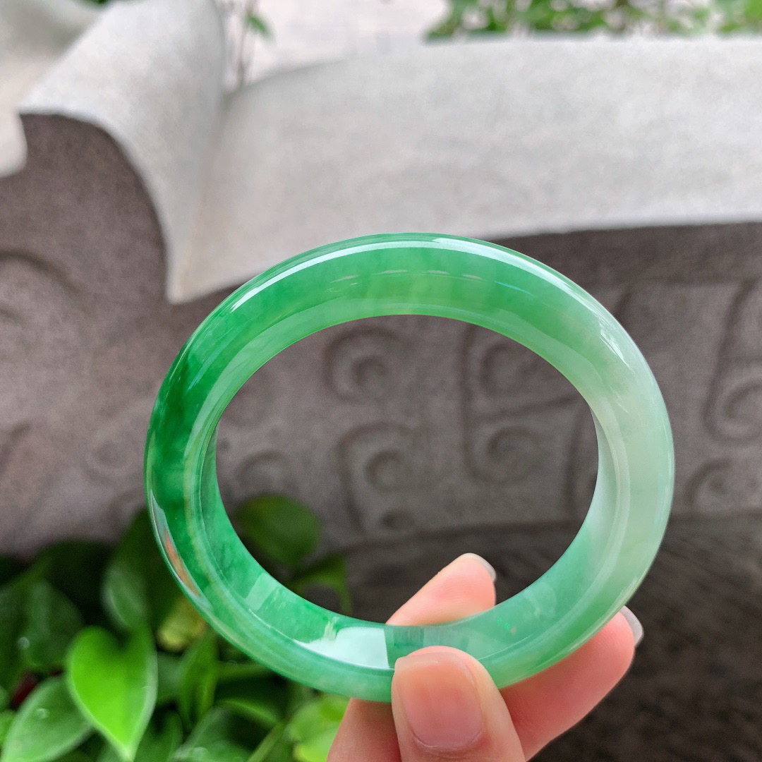 圈口 56.5-11.5-9.2【辣阳绿正圈手镯】正圈56 57可戴