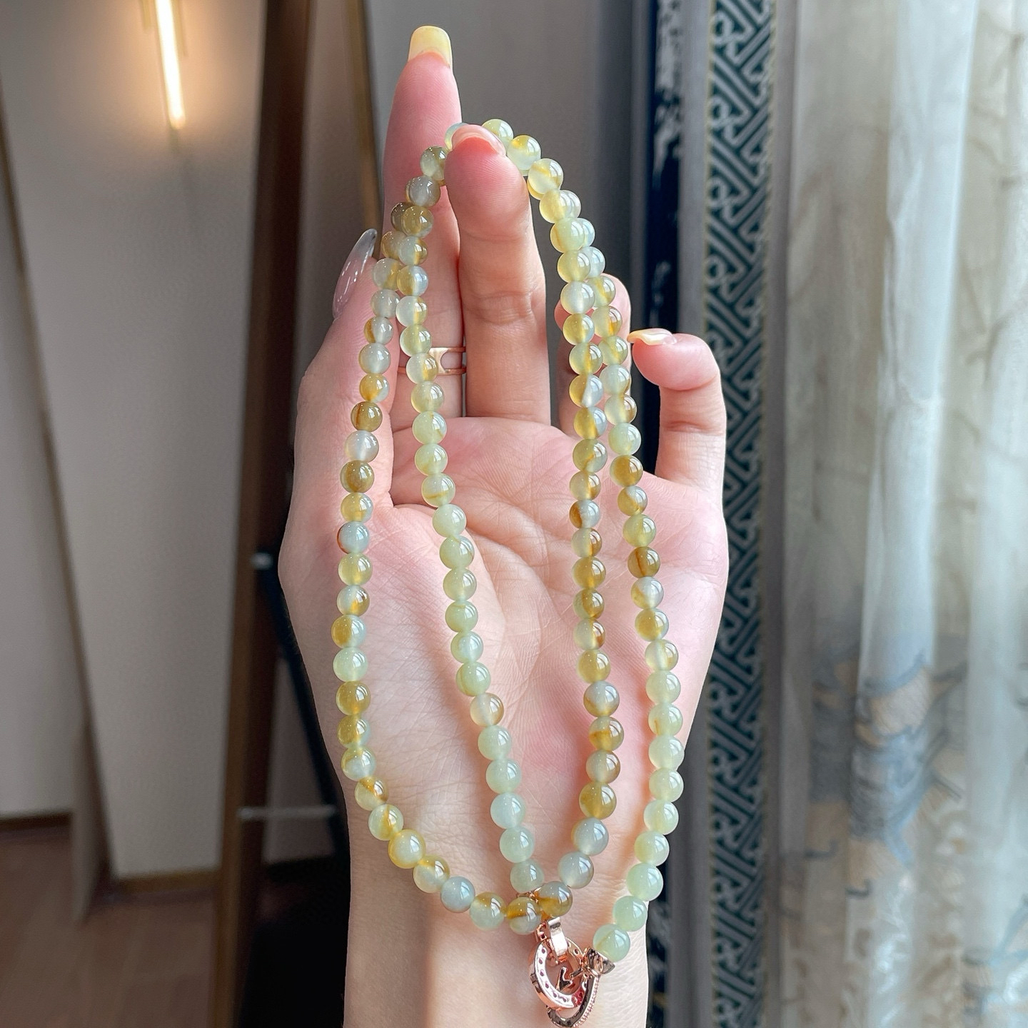 冰黄珠链
尺寸：6/108颗