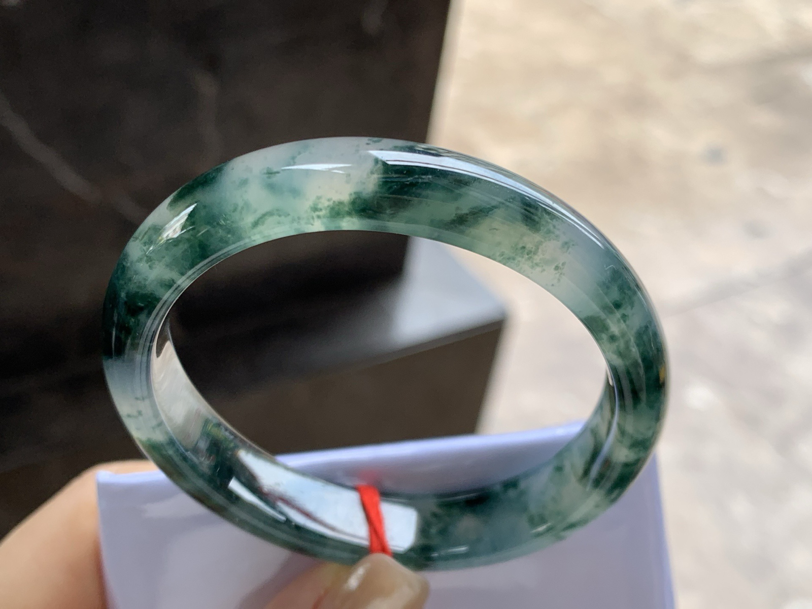 53.5-11.5-6.9

飘花贵妃镯^_^正圈51 52可以戴