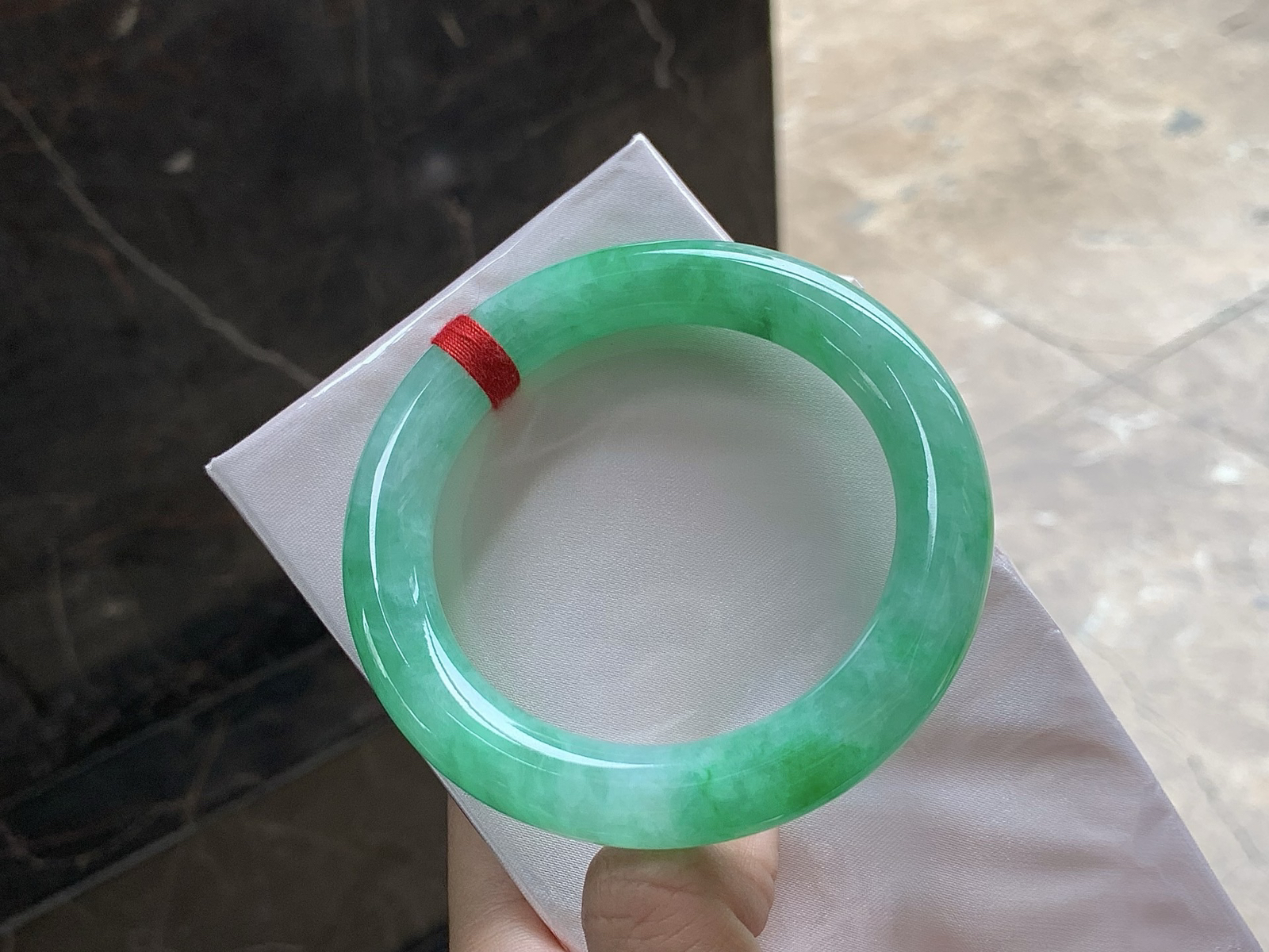 57-11.1

满色圆条手镯^_^ 颜色鲜艳浓郁～ 条形优秀 实物美丽