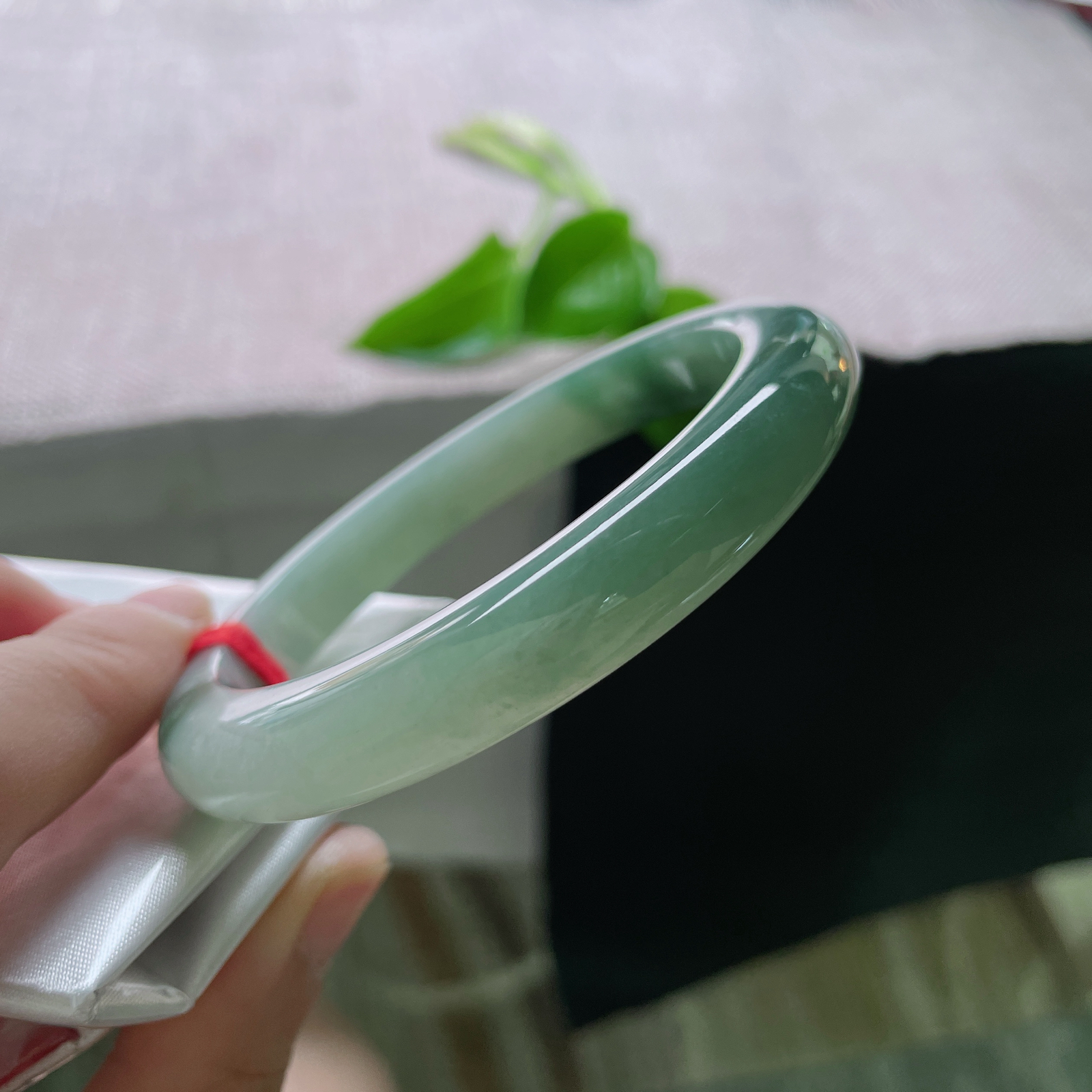 59.6/10.1/9油青正圈，窄条，水润细腻，沉稳贵气。