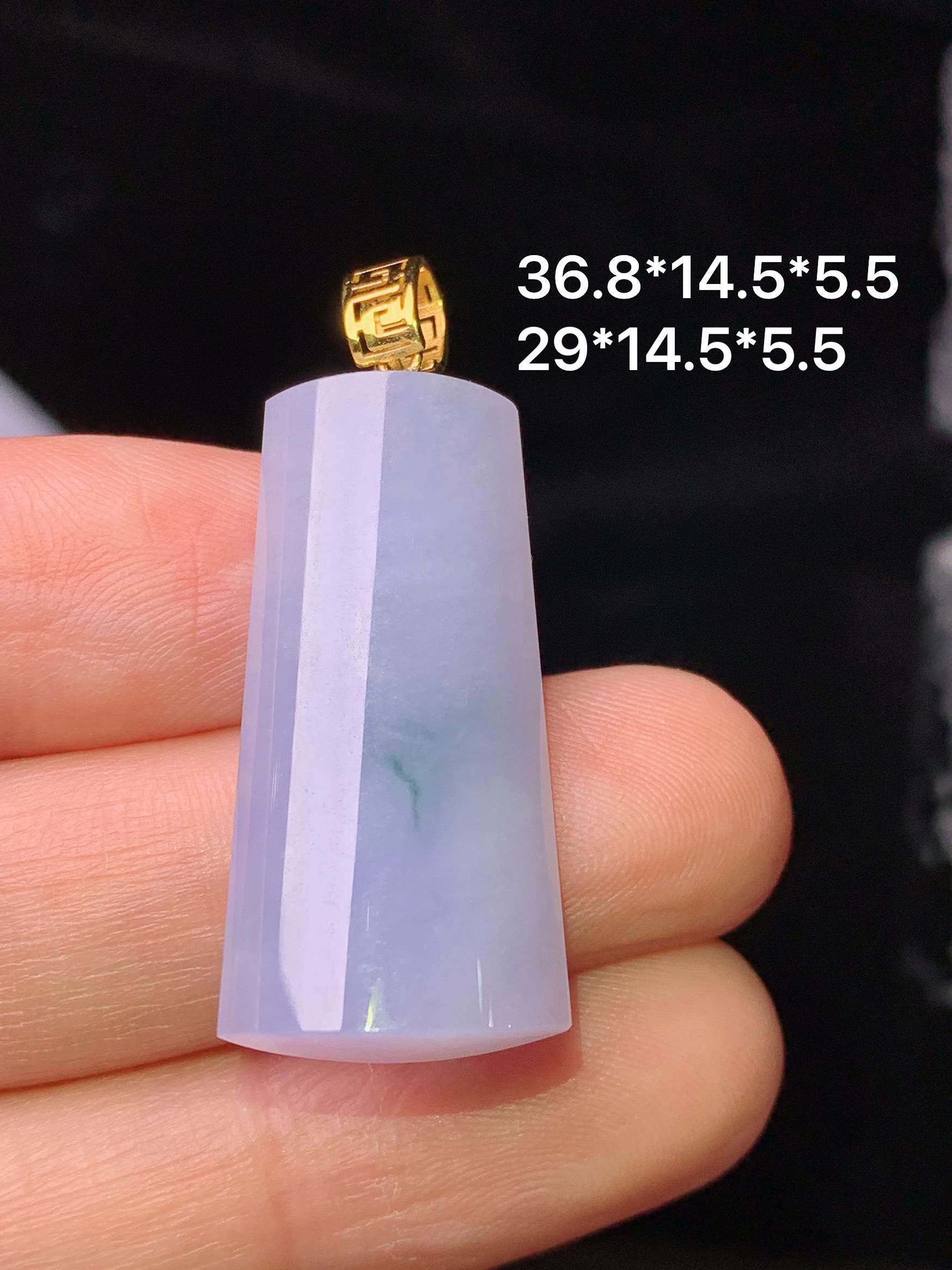 18k金镶嵌紫罗兰玉柱吊坠 玉质细腻 色泽艳丽清新 水润亮眼 整体尺寸36.8*14.5*5.5j2