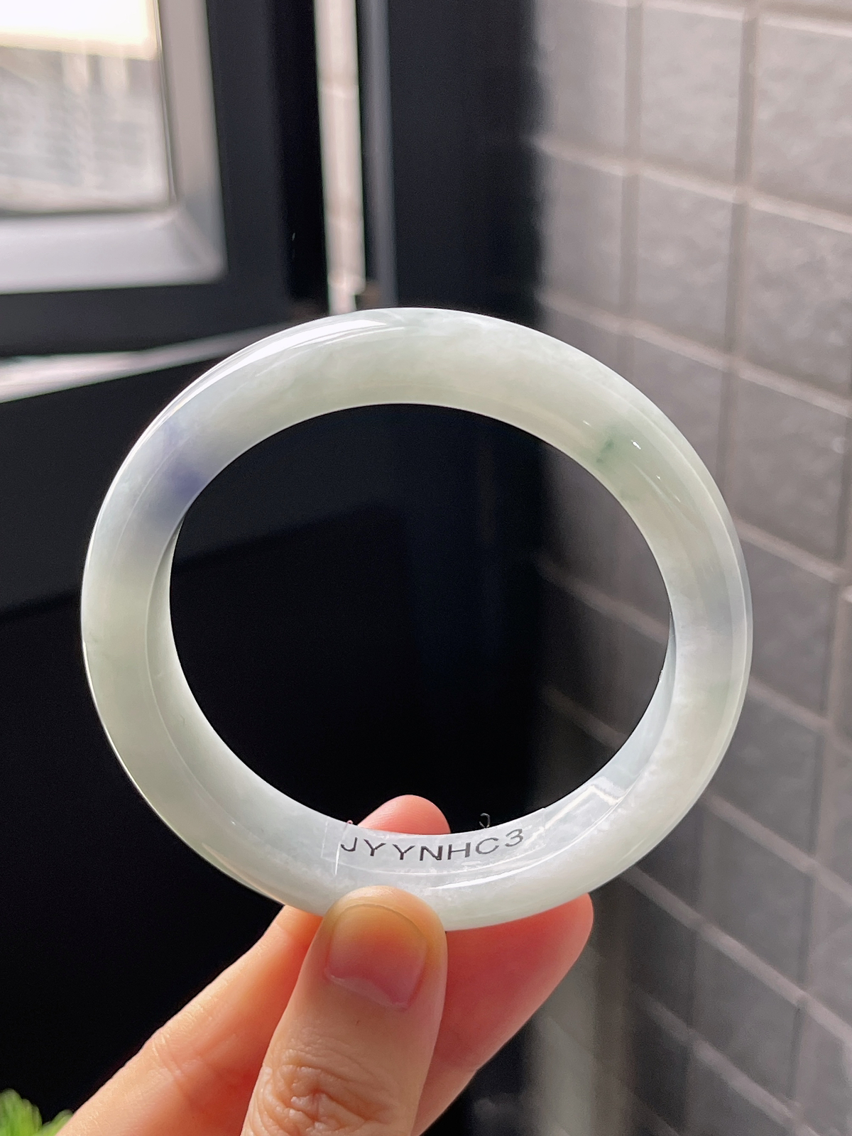 正圈56.2圈口，翡翠糯化种淡紫色手镯