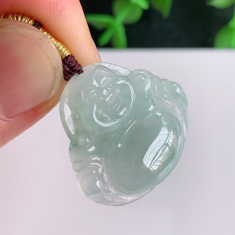 冰润佛公挂件 玉质细腻  精雕弥勒佛，笑佛福耳垂肩，面相喜庆，开怀大笑，憨态可掬。惟妙惟肖，寓意福禄