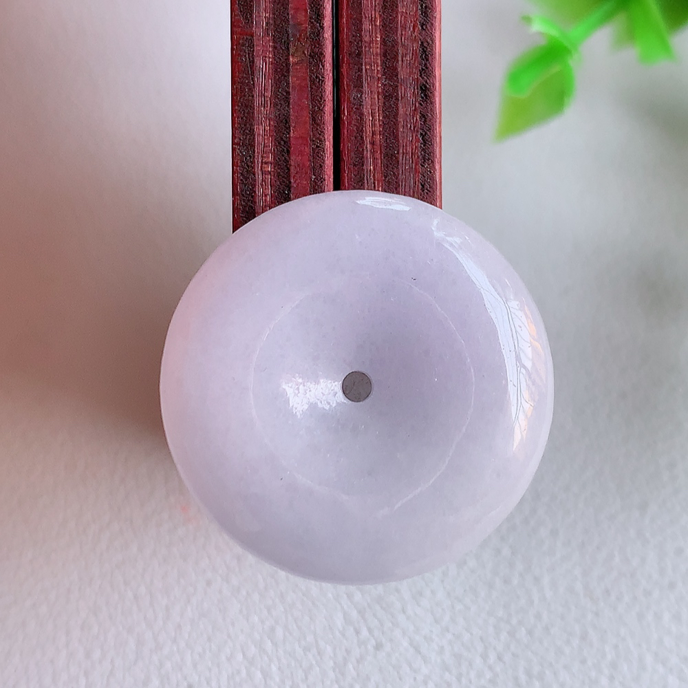 冰润紫罗兰平安扣吊坠，厚装饱满，冰润剔透，细腻水足，种质润泽，飘花灵动，佩戴优雅大气，W357.31   尺寸：25.8-5.8mm