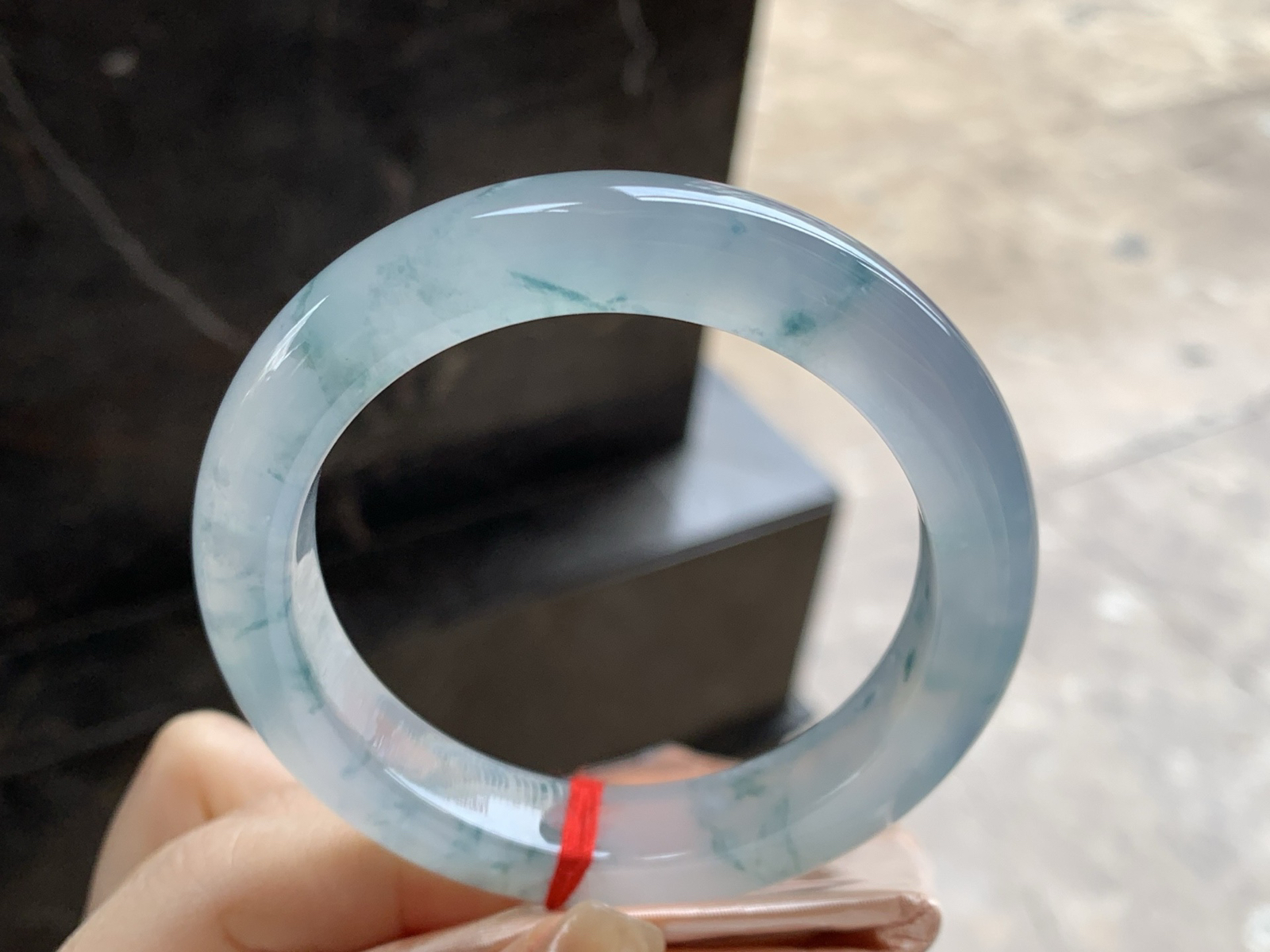 56-11.7-9.6

冰种飘花手镯^_^冰味十足～飘花点缀