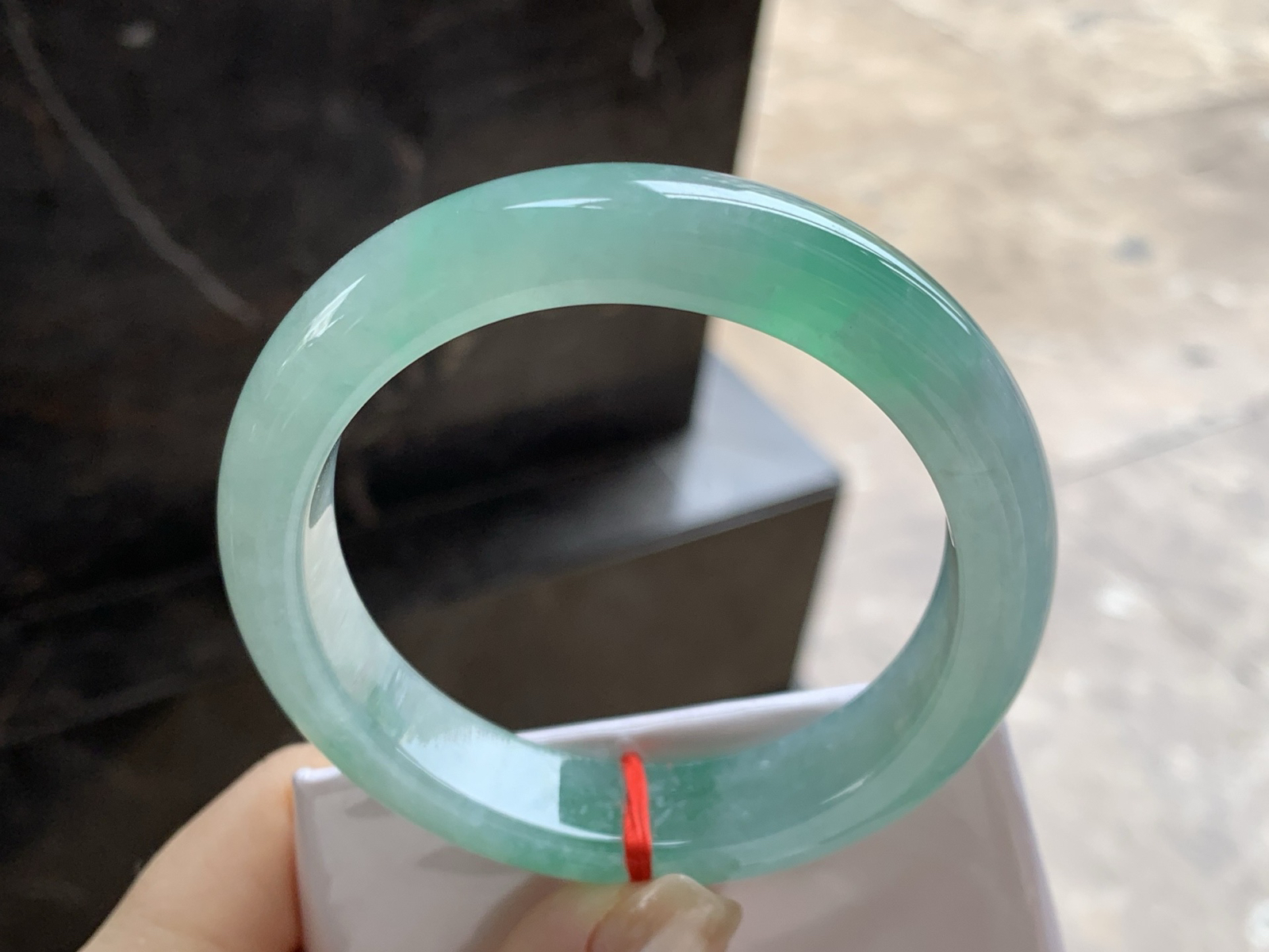 59-13.1-9.1

冰带色手镯^_^有种有色～大圈口 上手漂亮