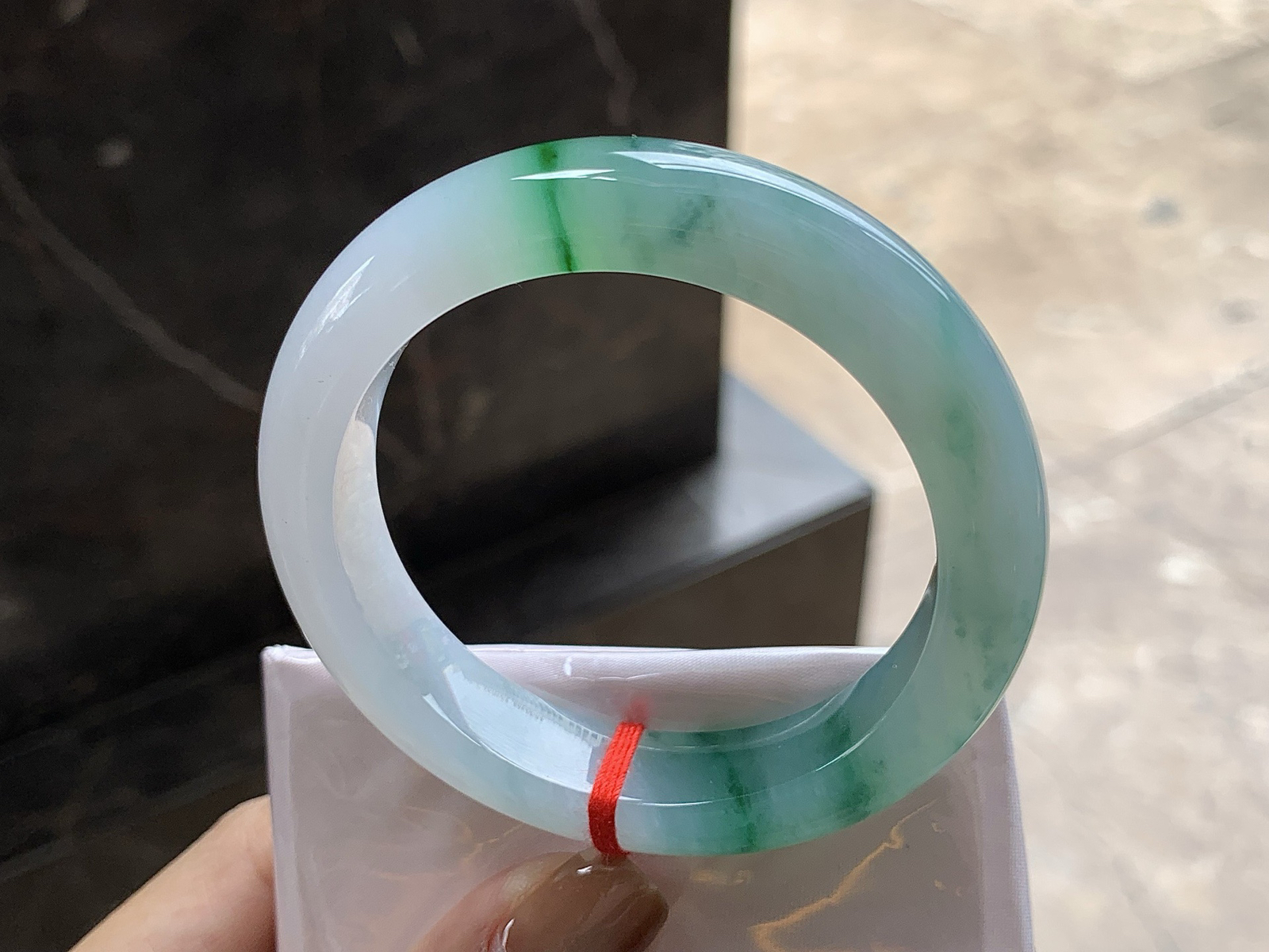 53-12-9.3

带色手镯^_^ 细腻清爽的底子～ 颜色鲜艳